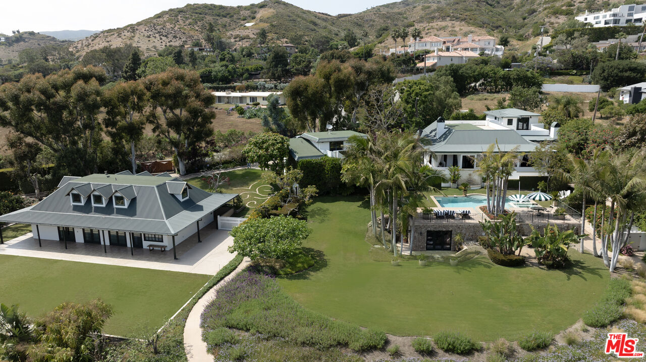 Malibu, California, 90265, United States, 8 Bedrooms Bedrooms, ,9 BathroomsBathrooms,Residential,For Sale,1847980
