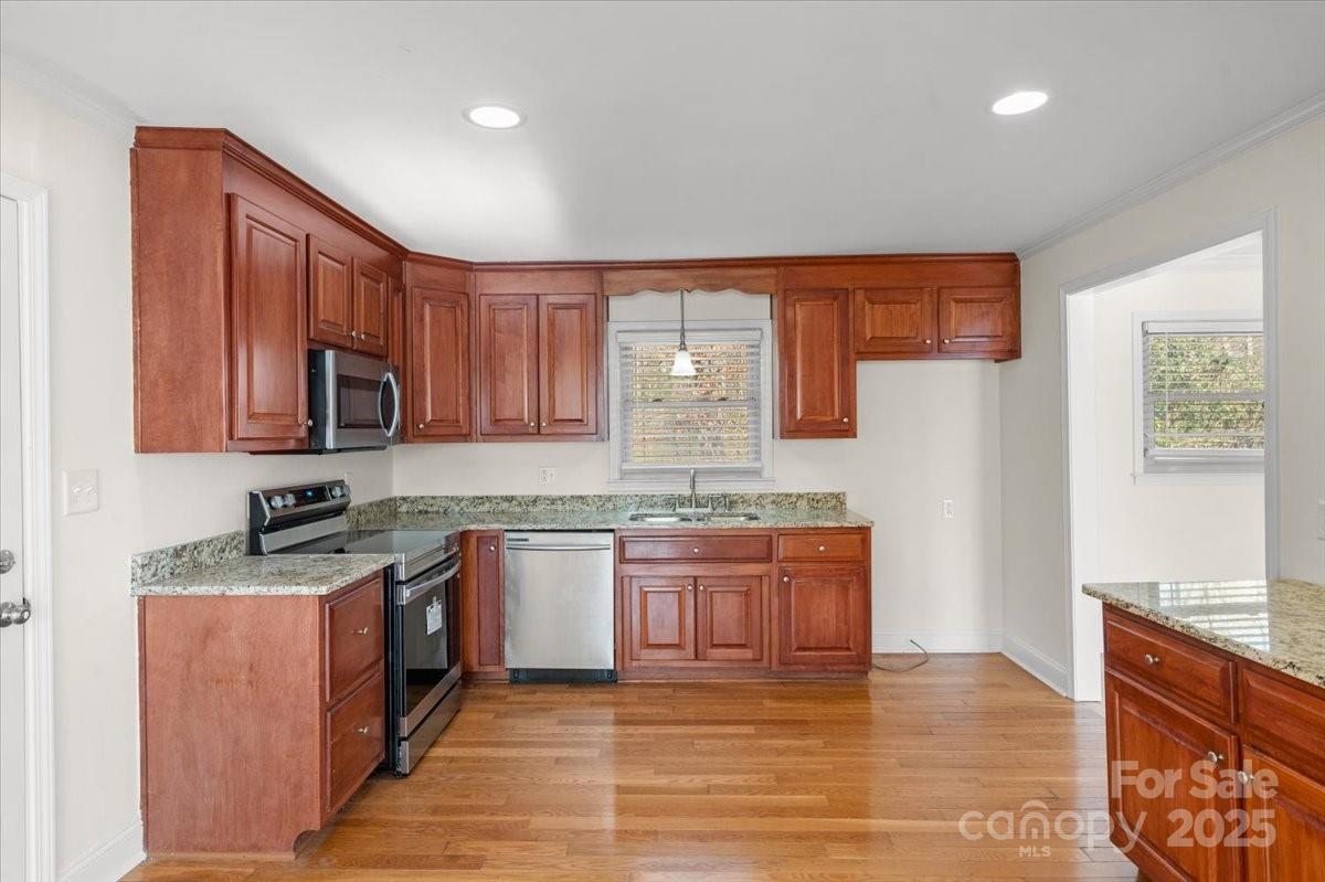 Belmont, North Carolina, 28012, United States, 3 Bedrooms Bedrooms, ,3 BathroomsBathrooms,Residential,For Sale,1913522