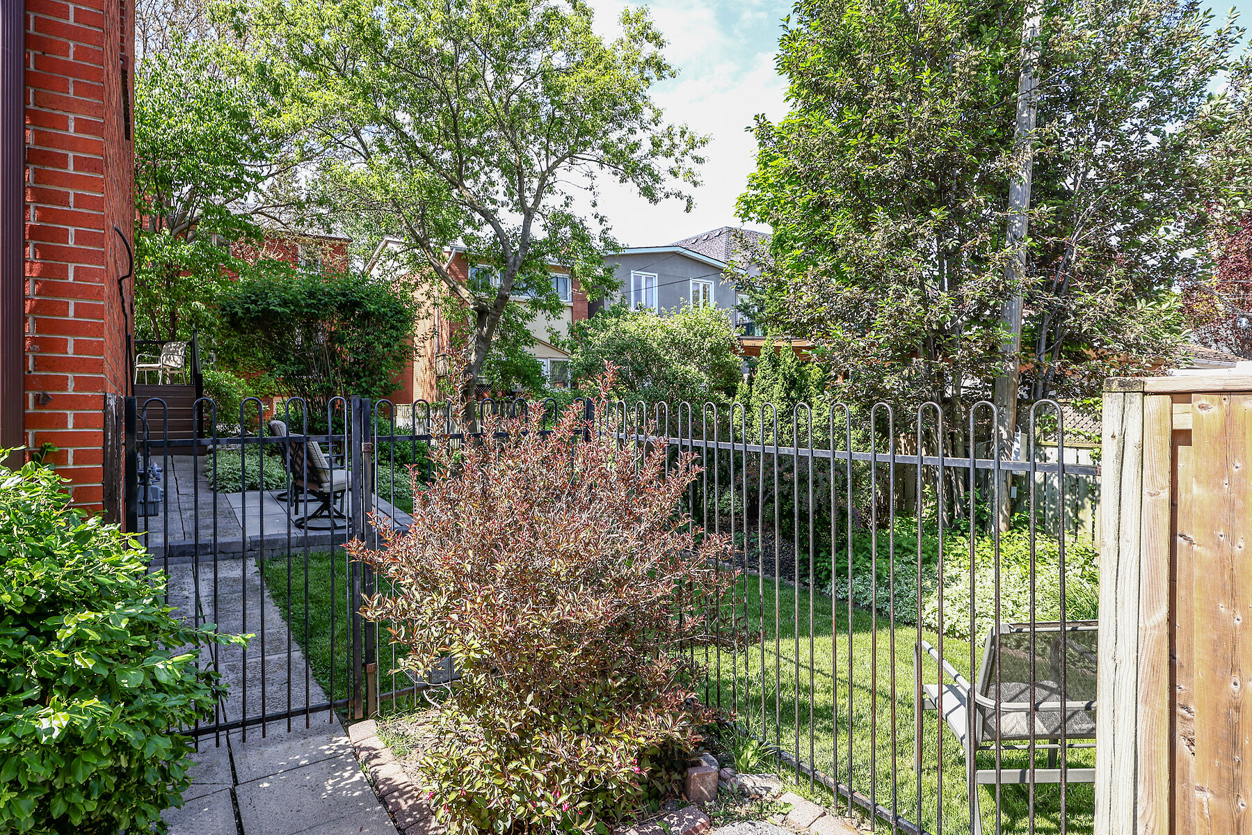  Rare Offering at Bedford Glen - 物件實景