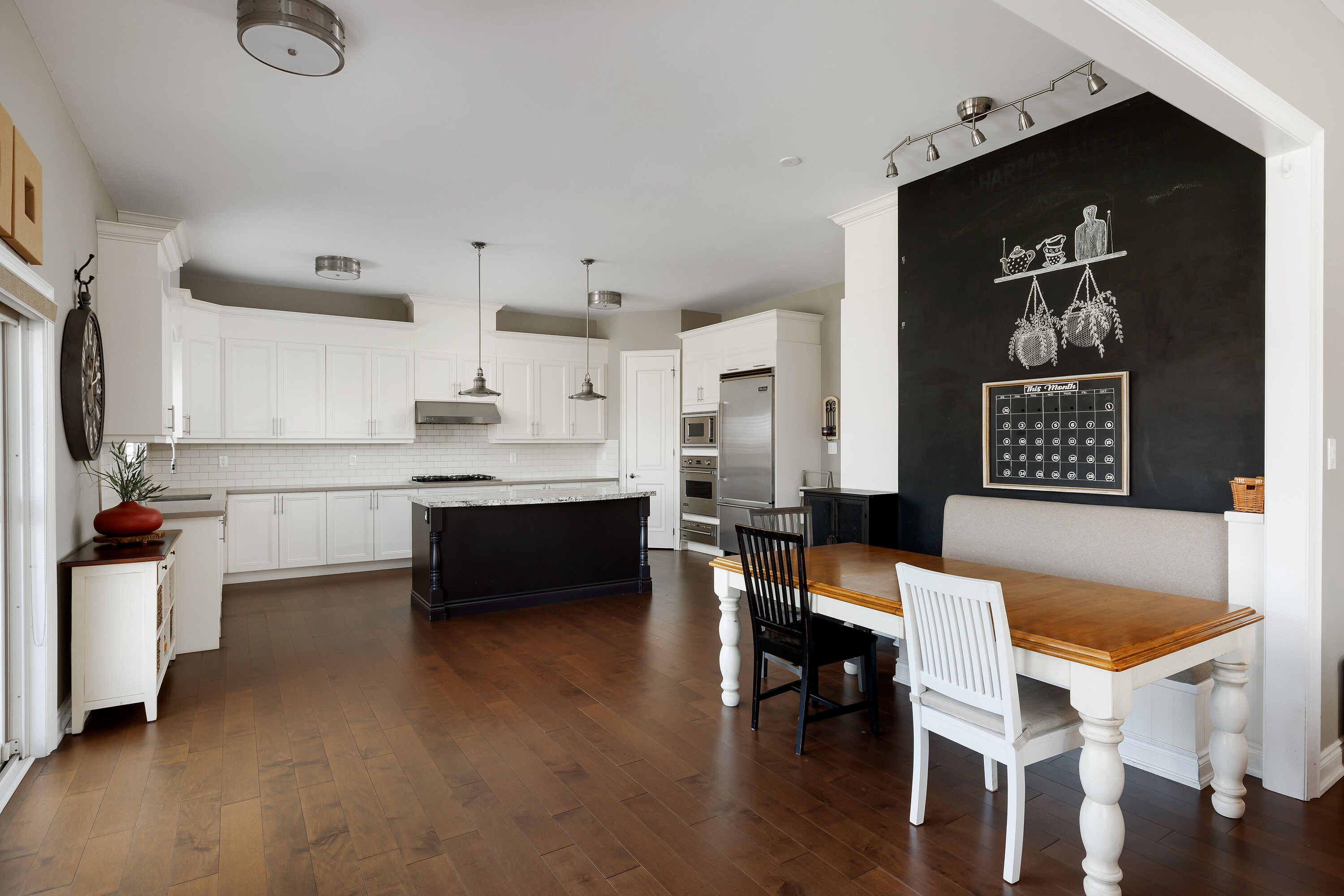  Custom Built Residence - 物件實景