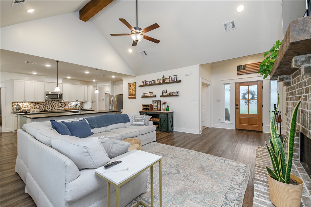 Iola, Texas, 77861-4460, United States, 3 Bedrooms Bedrooms, ,2 BathroomsBathrooms,Residential,For Sale,2000073