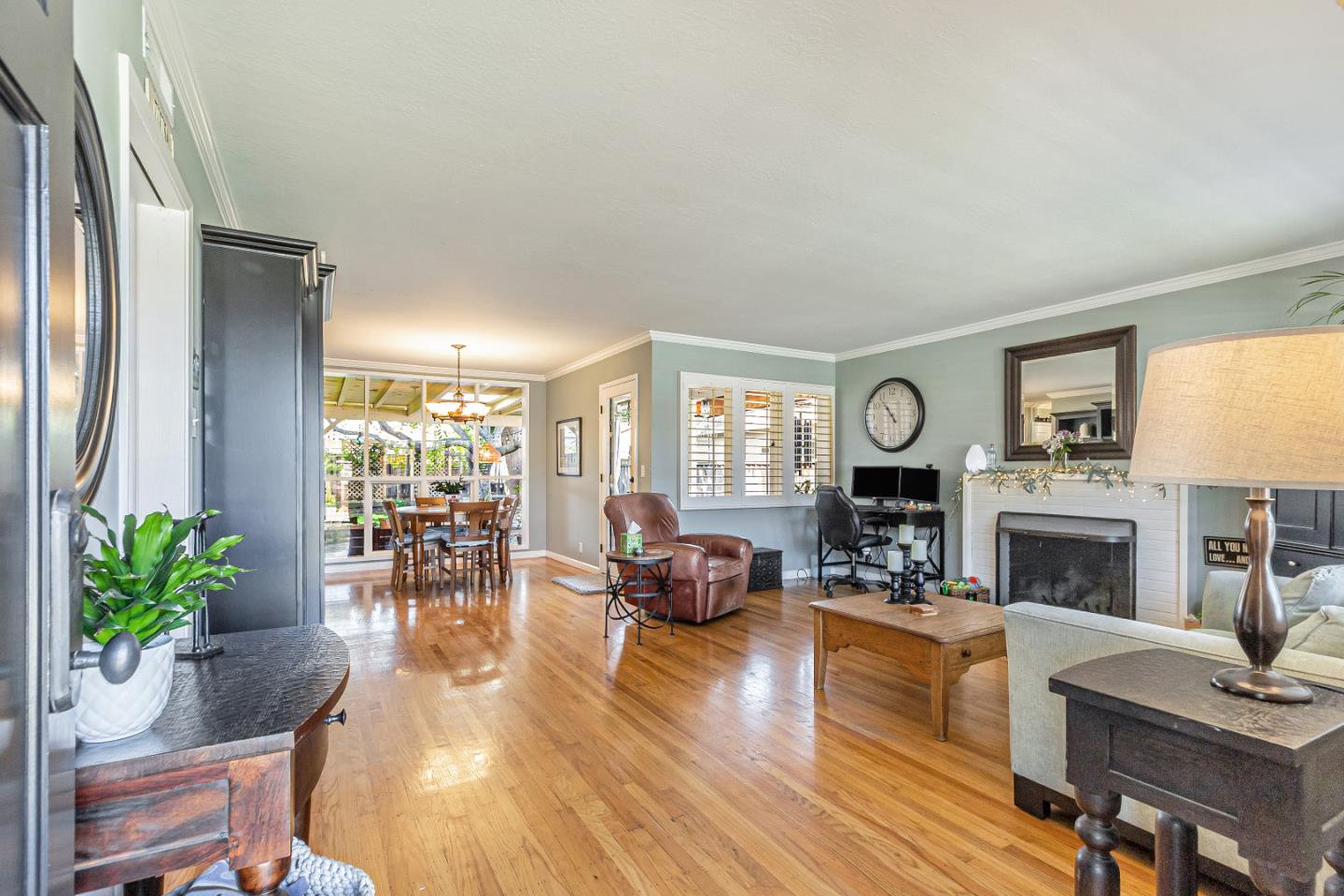 Santa Clara, California, 95050, United States, 3 Bedrooms Bedrooms, ,2 BathroomsBathrooms,Residential,For Sale,1942151