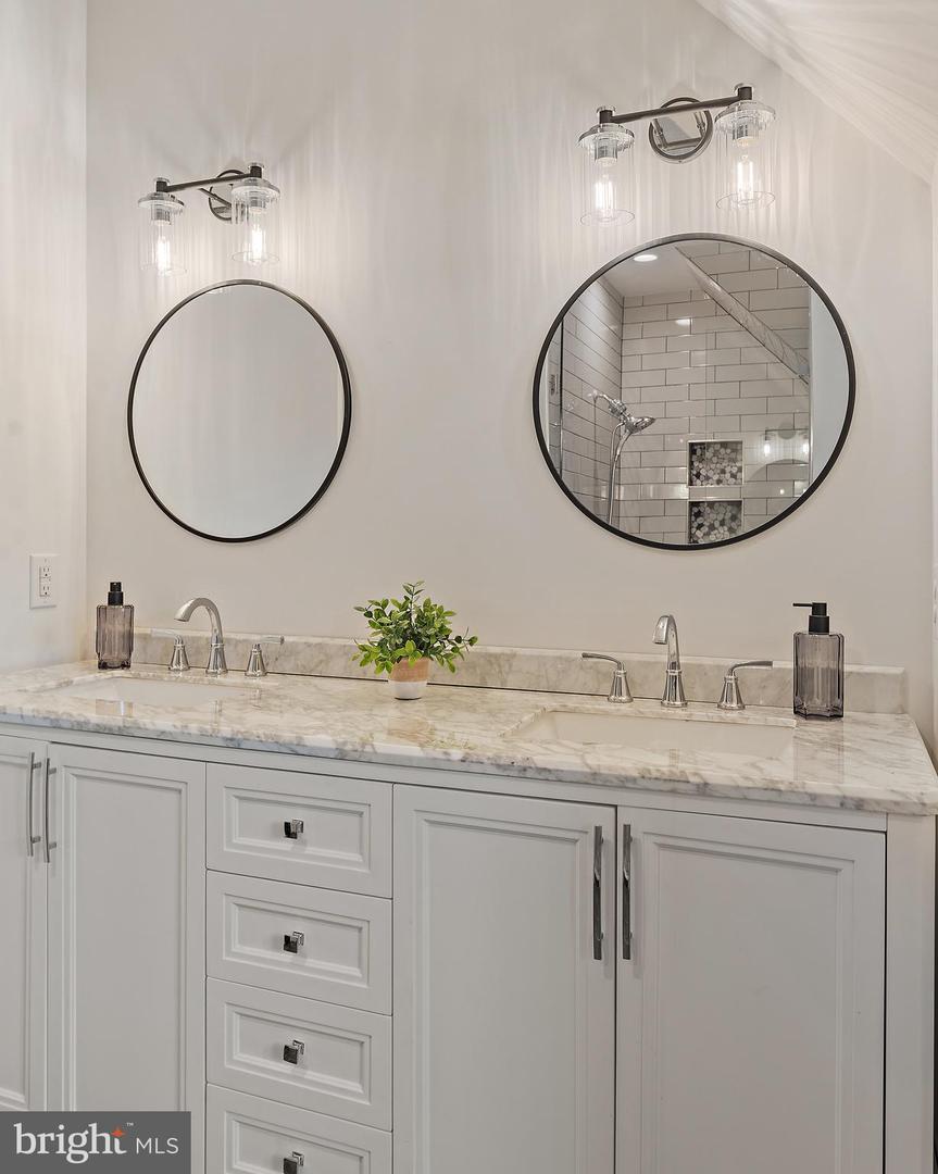 Queenstown, Maryland, 21658, United States, 5 Bedrooms Bedrooms, ,5 BathroomsBathrooms,Residential,For Sale,1907636