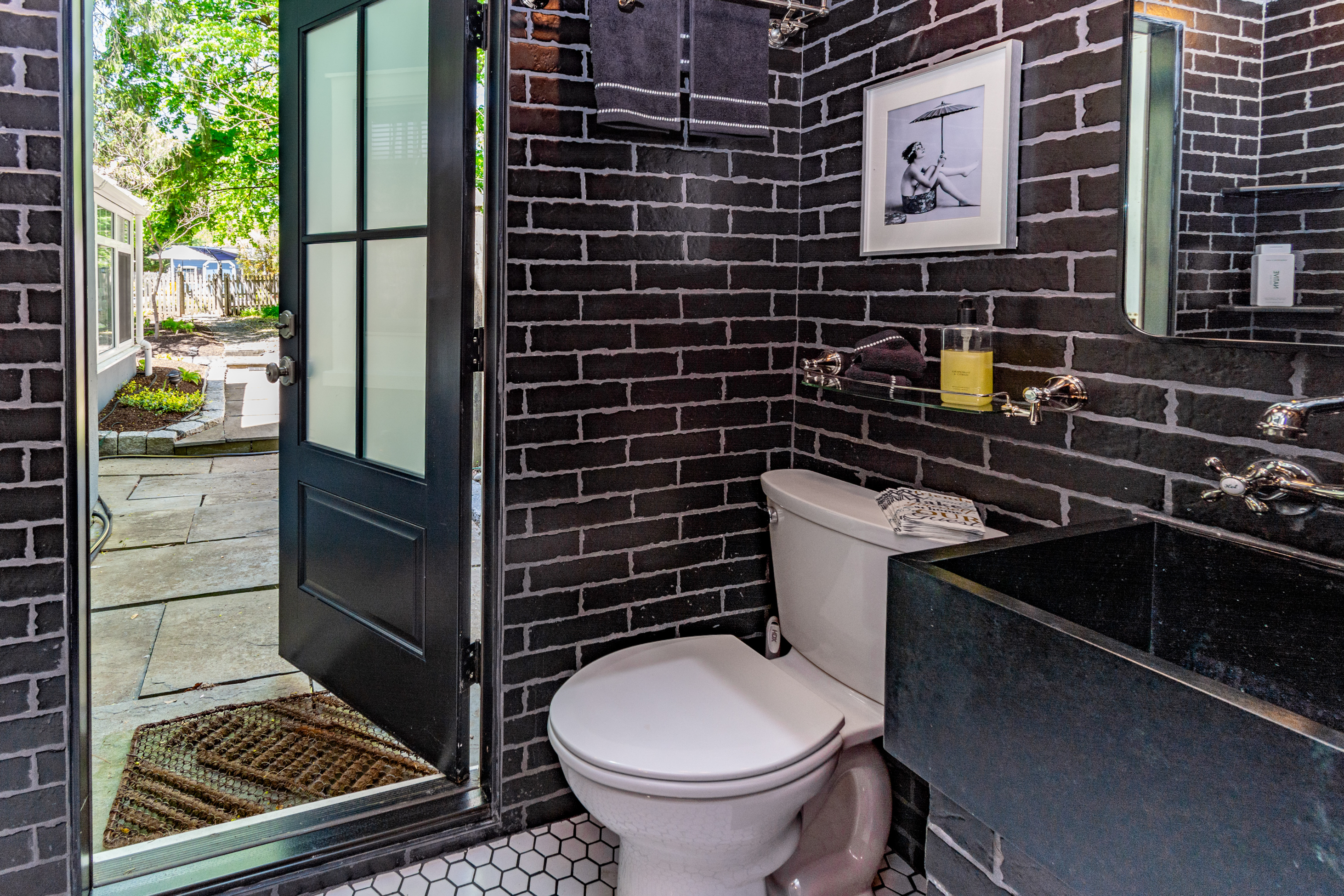  Historic New Hope Home with Updated Pool, Heated Studio, and Bucks County Charm - 物件實景