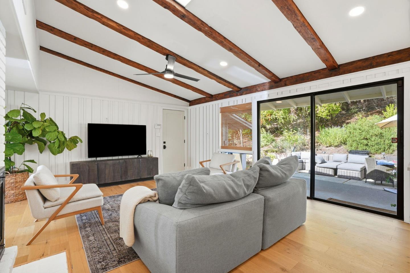 Walnut Creek, California, 94596, United States, 3 Bedrooms Bedrooms, ,4 BathroomsBathrooms,Residential,For Sale,1987935