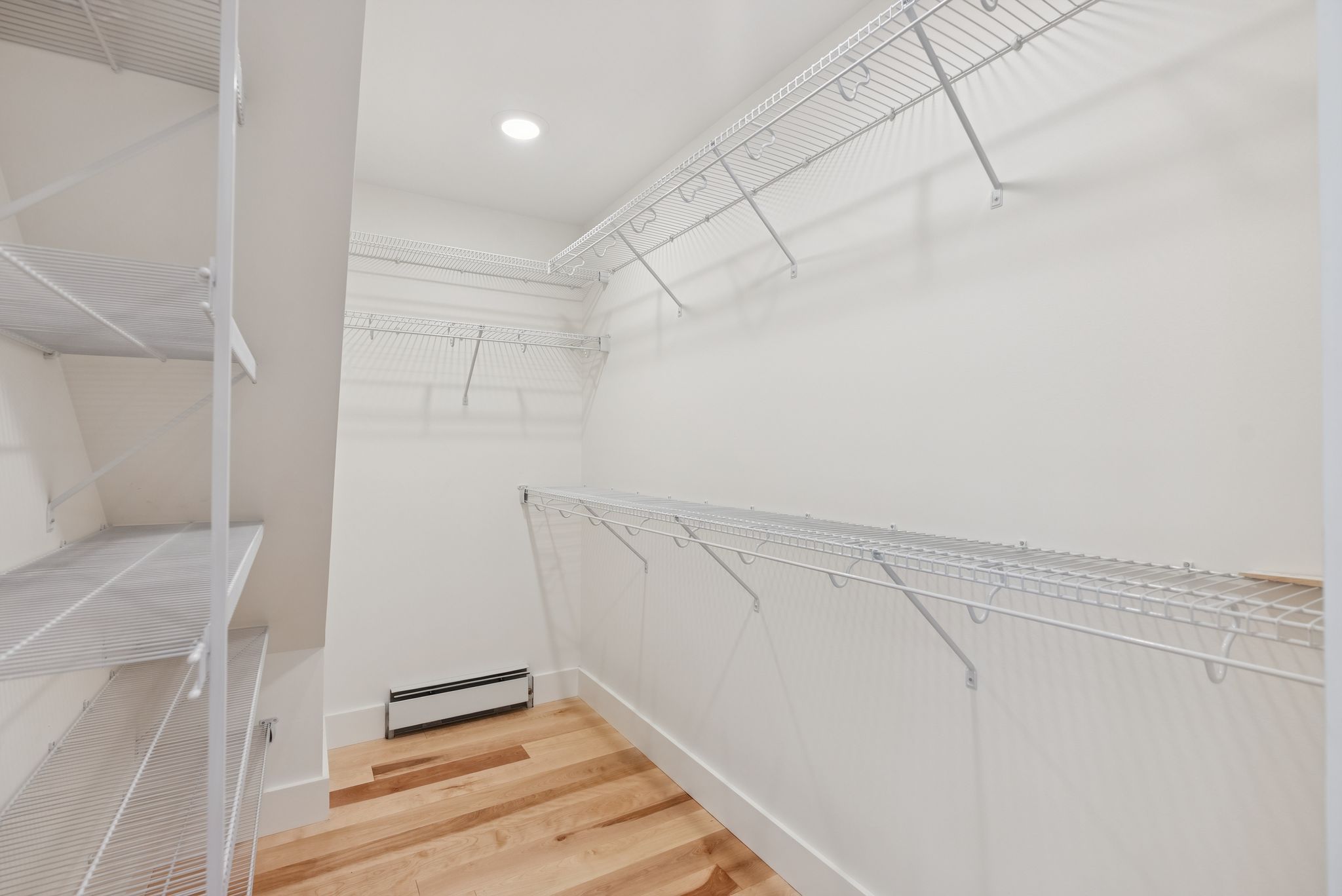 York, Maine, 03909, United States, 4 Bedrooms Bedrooms, ,3 BathroomsBathrooms,Residential,For Sale,1929504