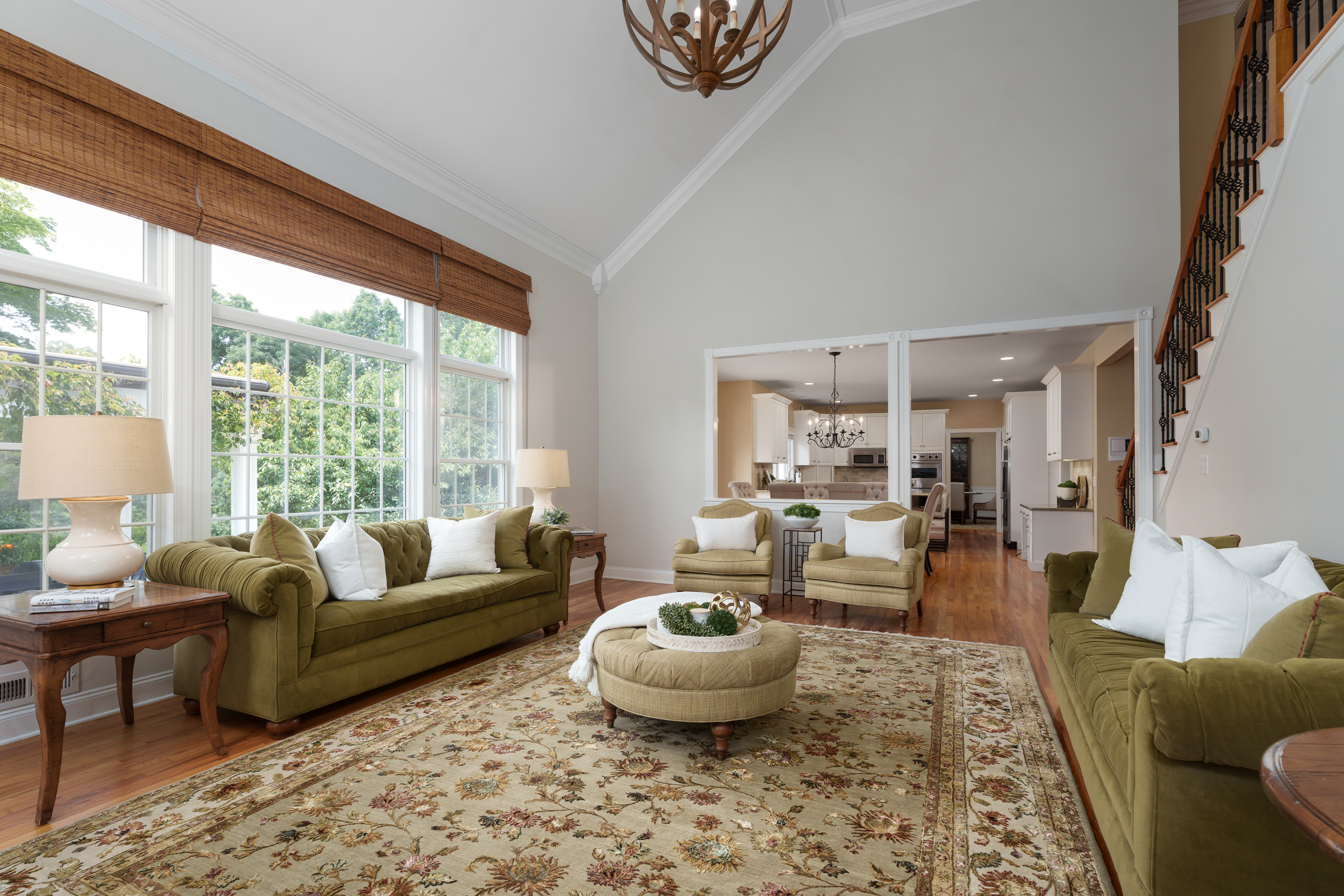  Generously Scaled Rooms Warmed by Timeless Detailing - 物件實景