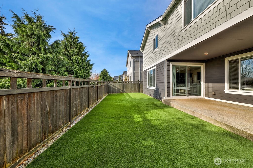 Black Diamond, Washington, 98010, United States, 4 Bedrooms Bedrooms, ,3 BathroomsBathrooms,Residential,For Sale,1777574