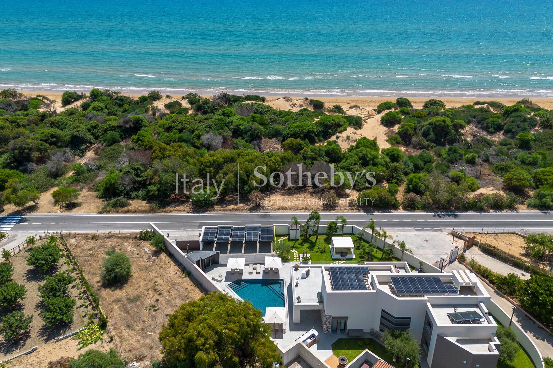  Modern design villa facing the sea - 物件實景