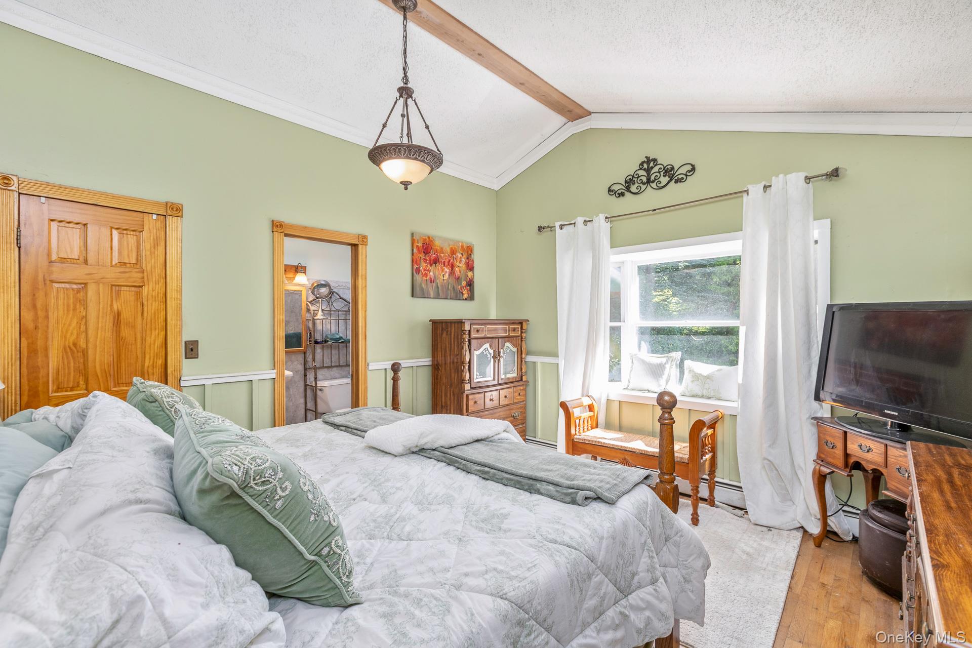 Shoreham, New York, 11786, United States, 3 Bedrooms Bedrooms, ,2 BathroomsBathrooms,Residential,For Sale,1908697