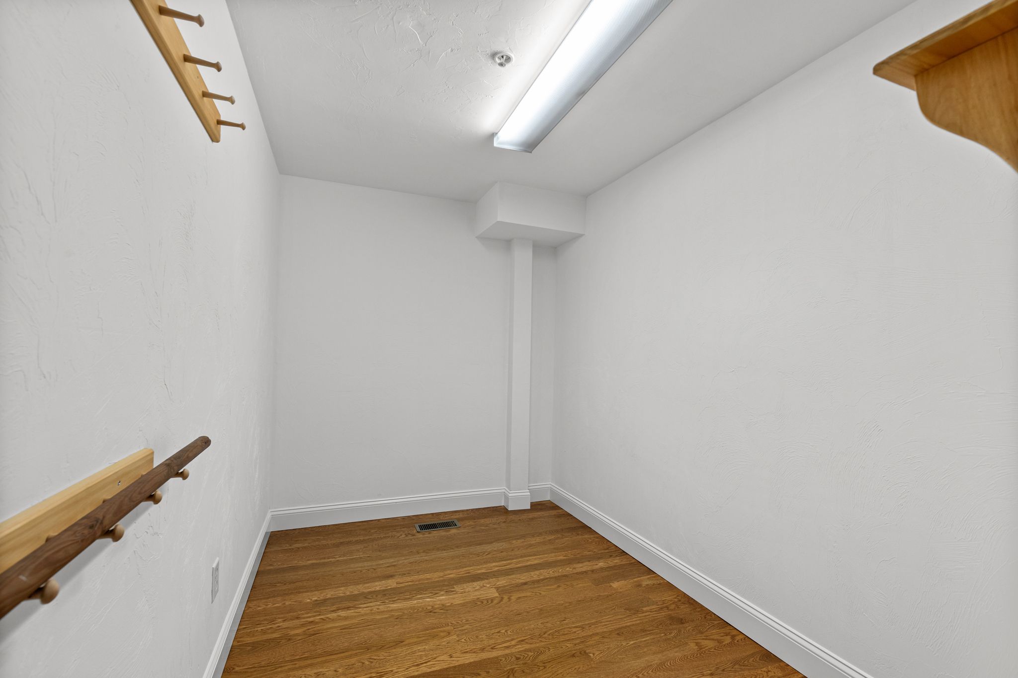  16 Carver Street, Unit 201, Plymouth, MA, 02360 - 物件實景