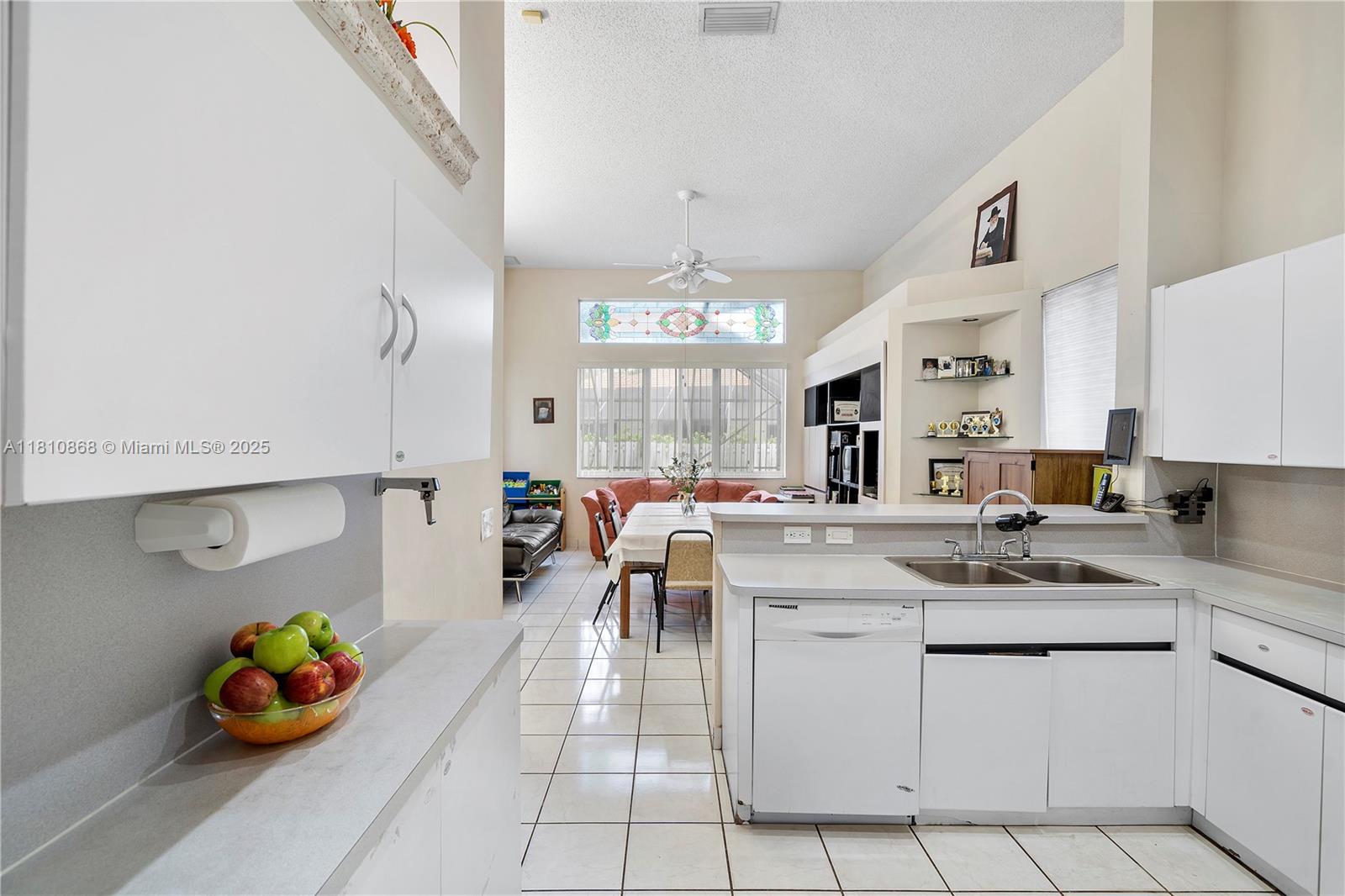 Weston, Florida, 33326, United States, 4 Bedrooms Bedrooms, ,3 BathroomsBathrooms,Residential,For Sale,1836929