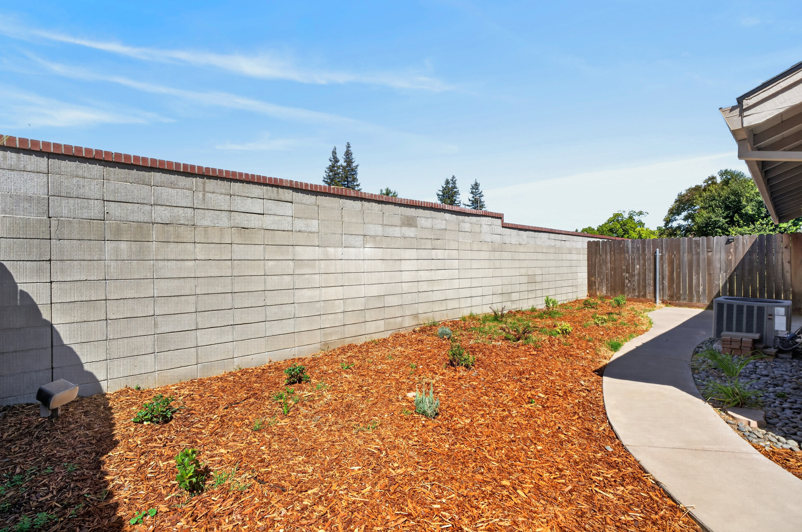  8048 Cardale Way, Sacramento, CA 95829 - 物件實景