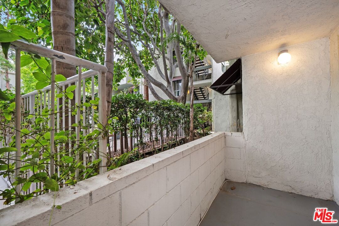 Culver City, California, 90230, United States, 2 Bedrooms Bedrooms, ,2 BathroomsBathrooms,Residential,For Sale,1901861