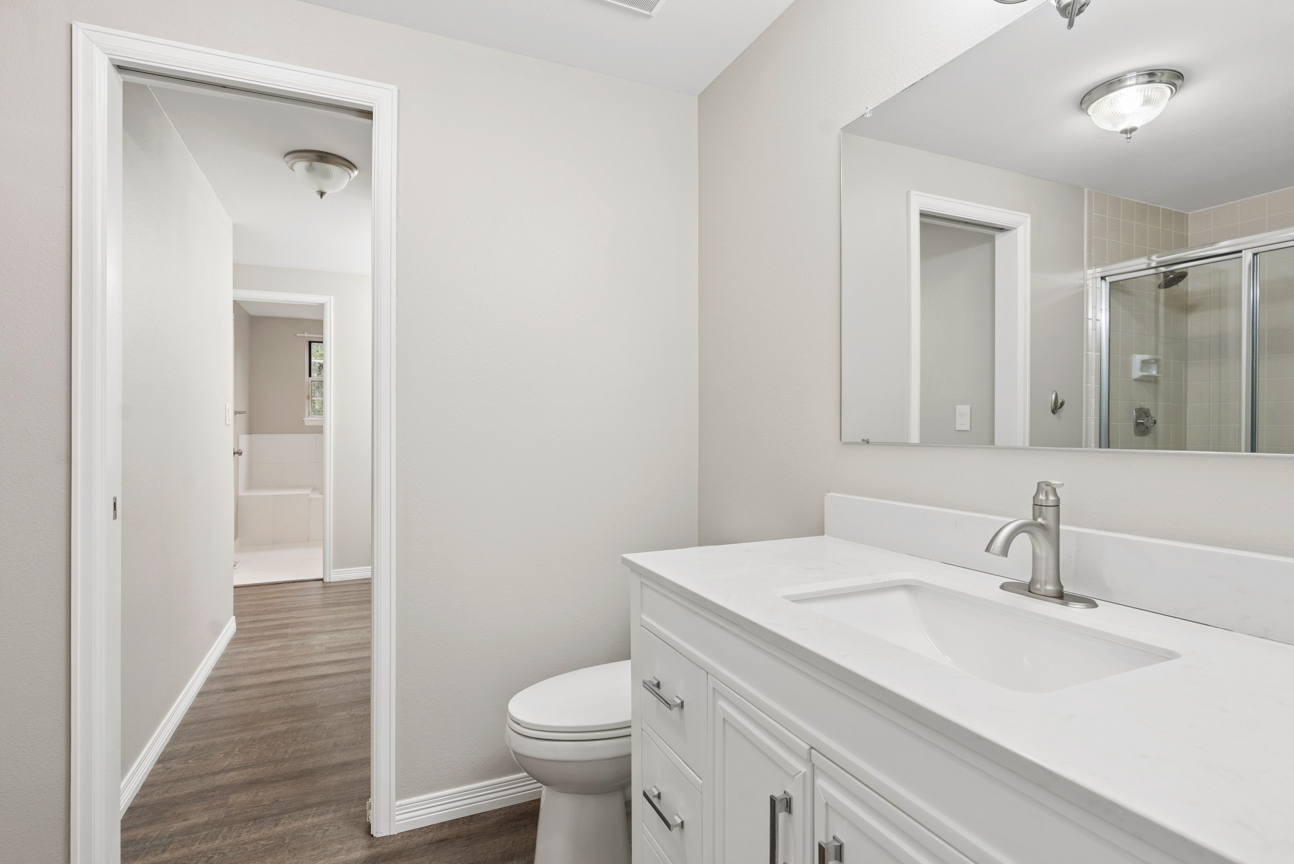  Bright Updated Townhome in Homestead Willows with One-Level Living & Pool Access - 物件實景