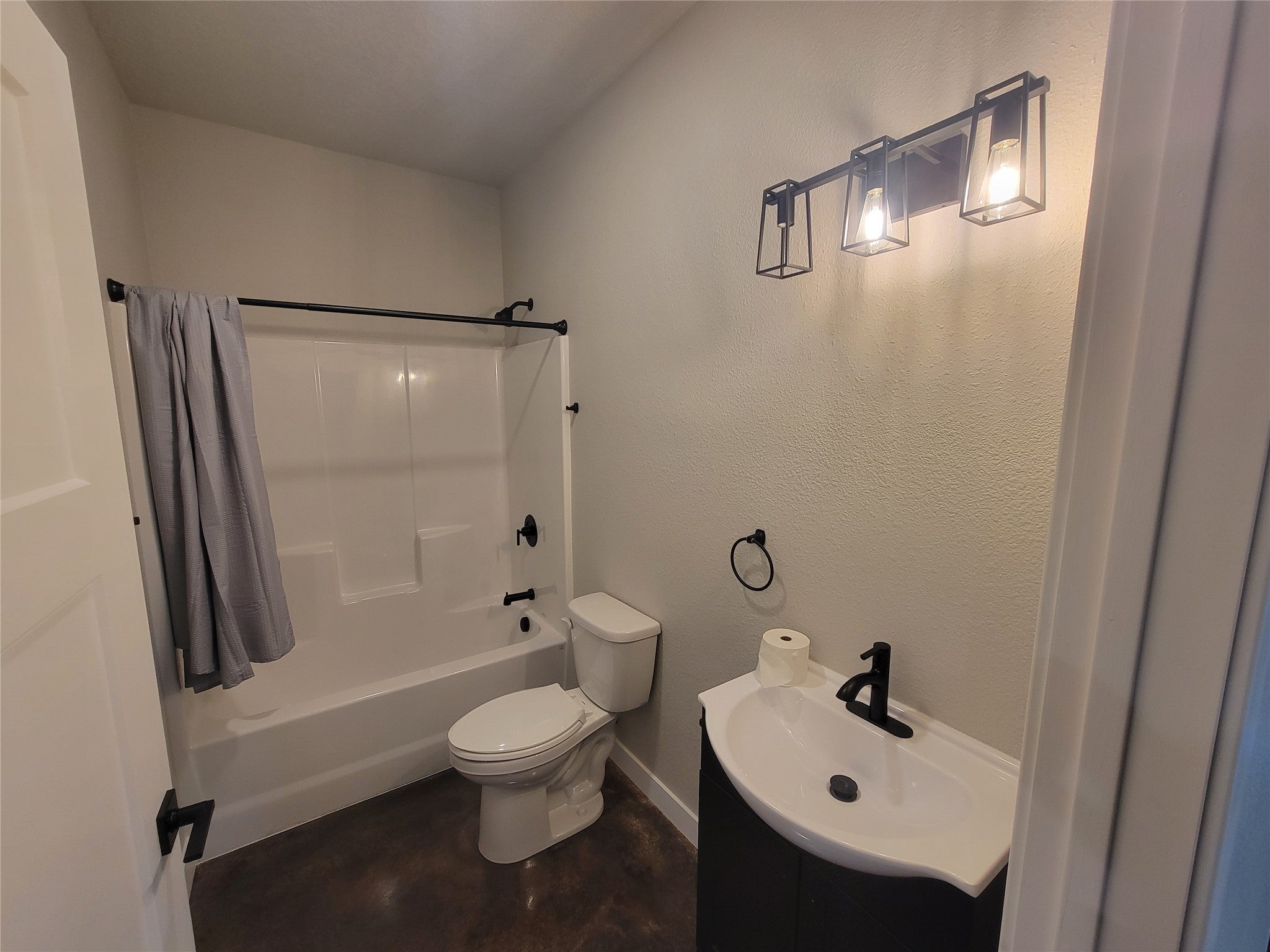 Plains, Montana, 59859, United States, 6 Bedrooms Bedrooms, ,3 BathroomsBathrooms,Residential,For Sale,1866900