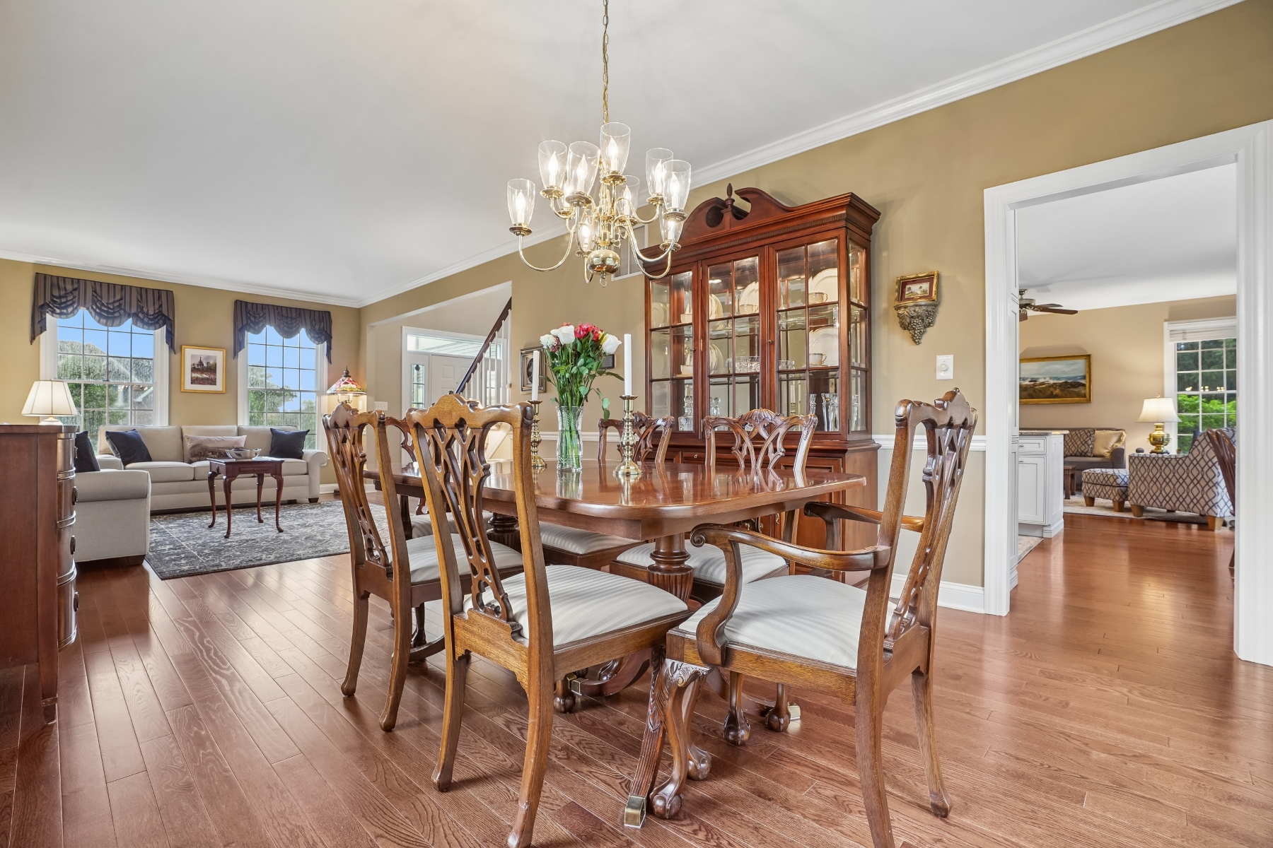  ?Staats Farm? Colonial Blends Classic Charm with Modern Updates - 物件實景