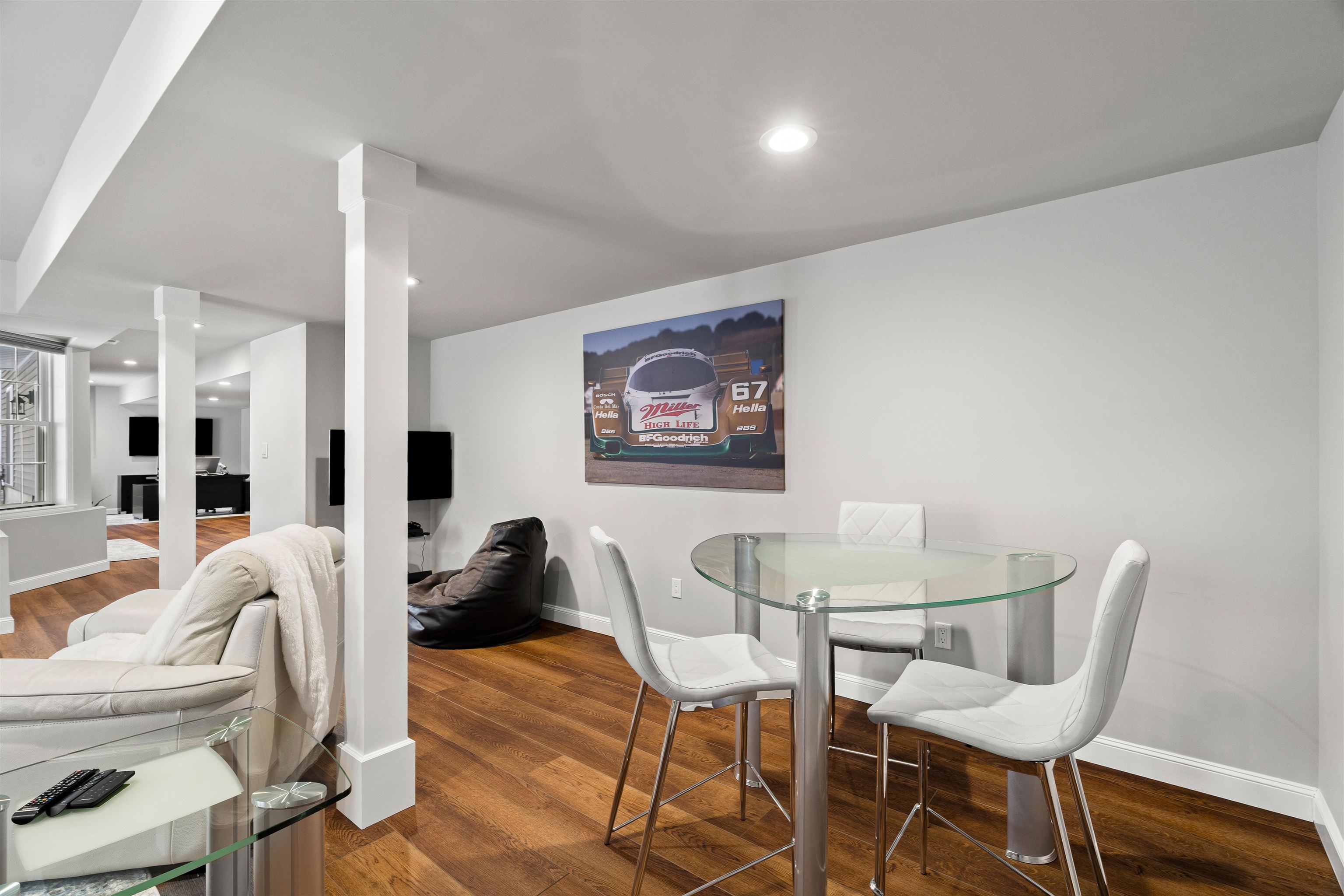 Manchester, New Hampshire, 03102, United States, 3 Bedrooms Bedrooms, ,3 BathroomsBathrooms,Residential,For Sale,2003193