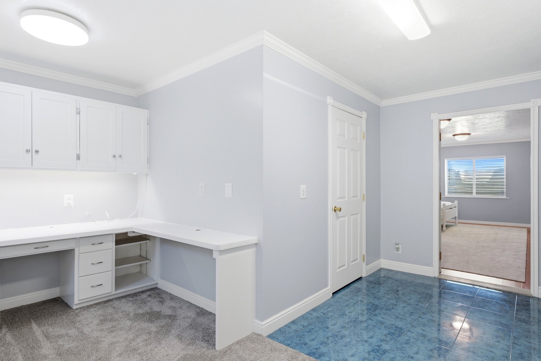  Custom Home with a 2400 Square Foot Shop with Plumbing and Electricity - 物件實景