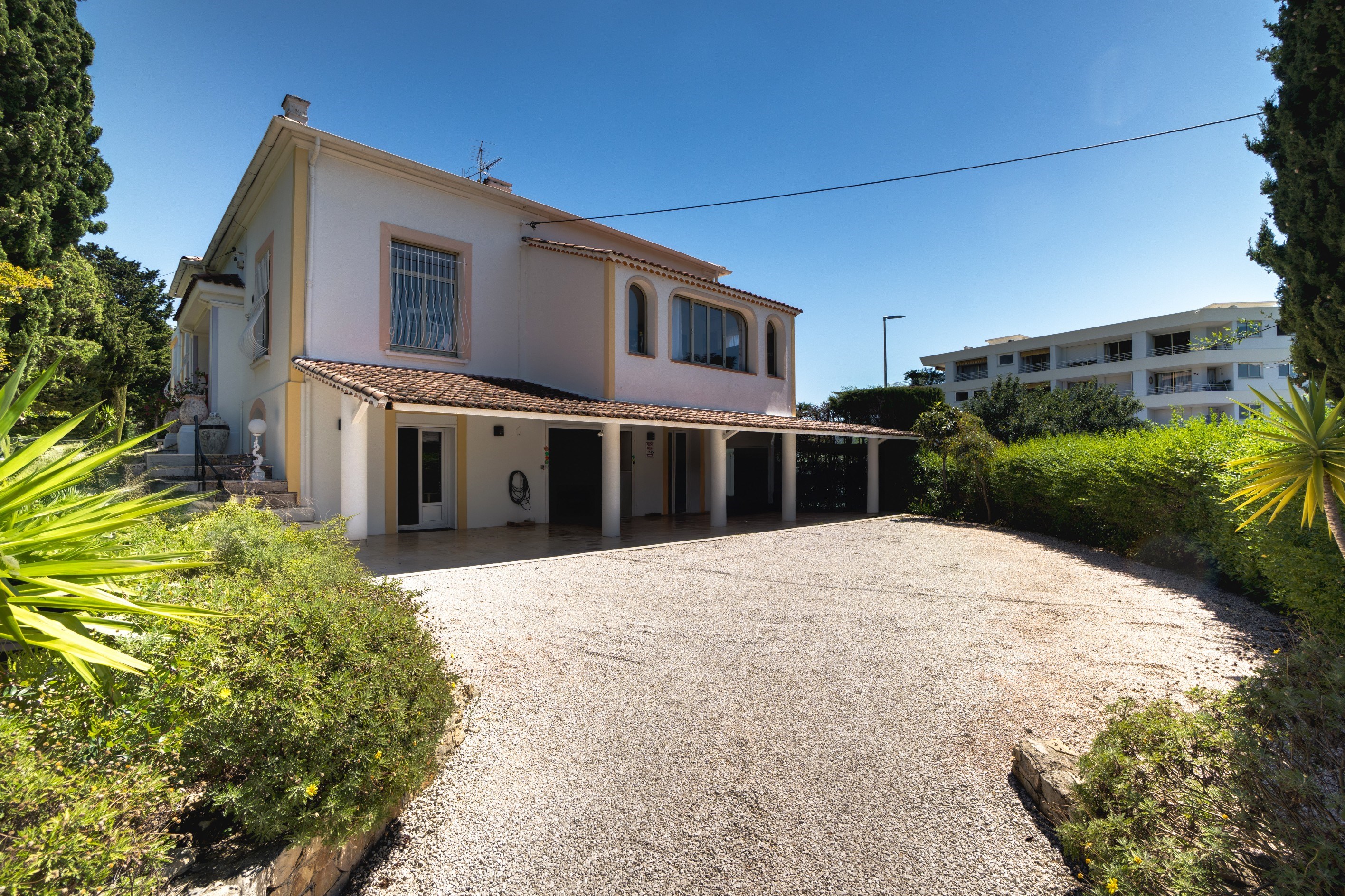  Cannes Croix des Gardes sea view villa with pool and flat landscaped grounds - 物件實景