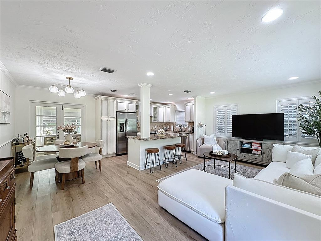 Orlando, Florida, 32804, United States, 2 Bedrooms Bedrooms, ,1 BathroomBathrooms,Residential,For Sale,1920096