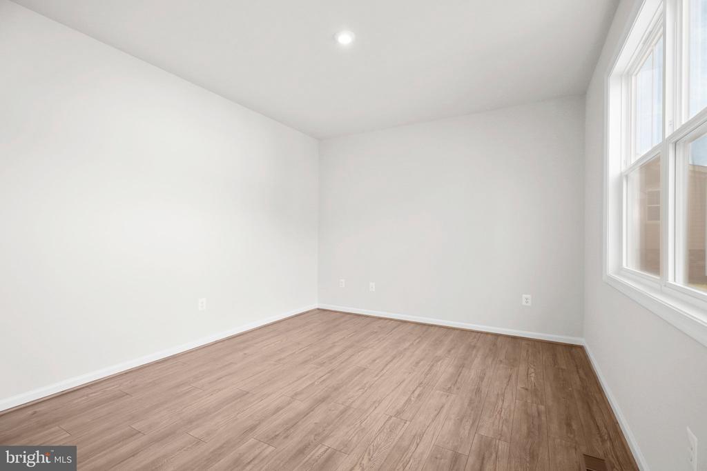Fredericksburg, Virginia, 22408, United States, 4 Bedrooms Bedrooms, ,3 BathroomsBathrooms,Residential,For Sale,1850106