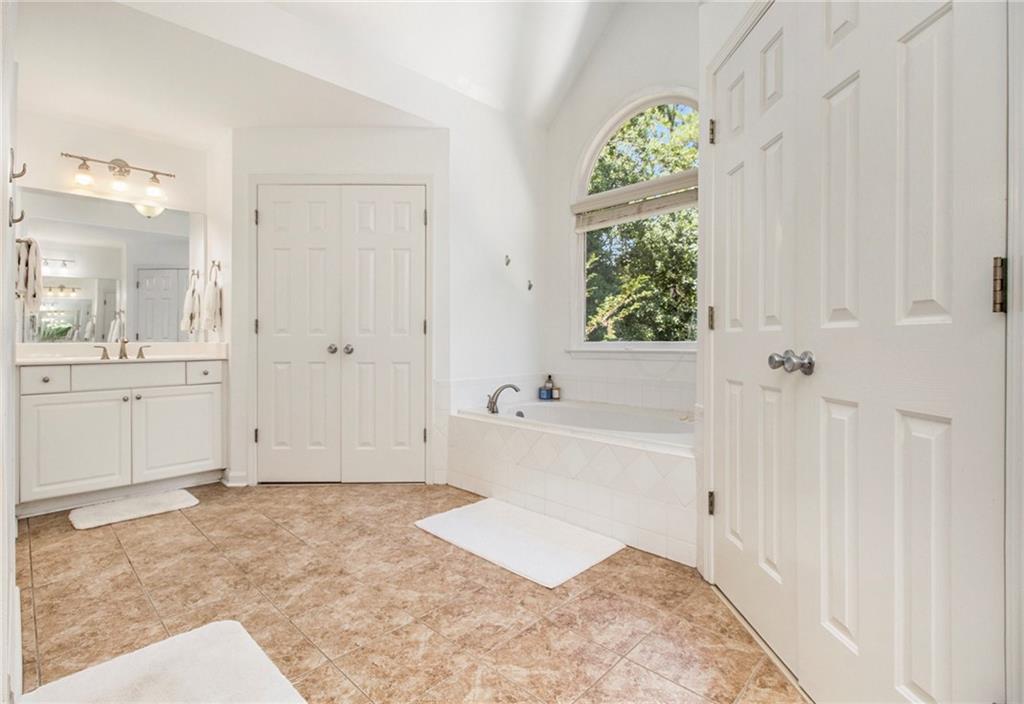Canton, Georgia, 30114, United States, 6 Bedrooms Bedrooms, ,4 BathroomsBathrooms,Residential,For Sale,1880386