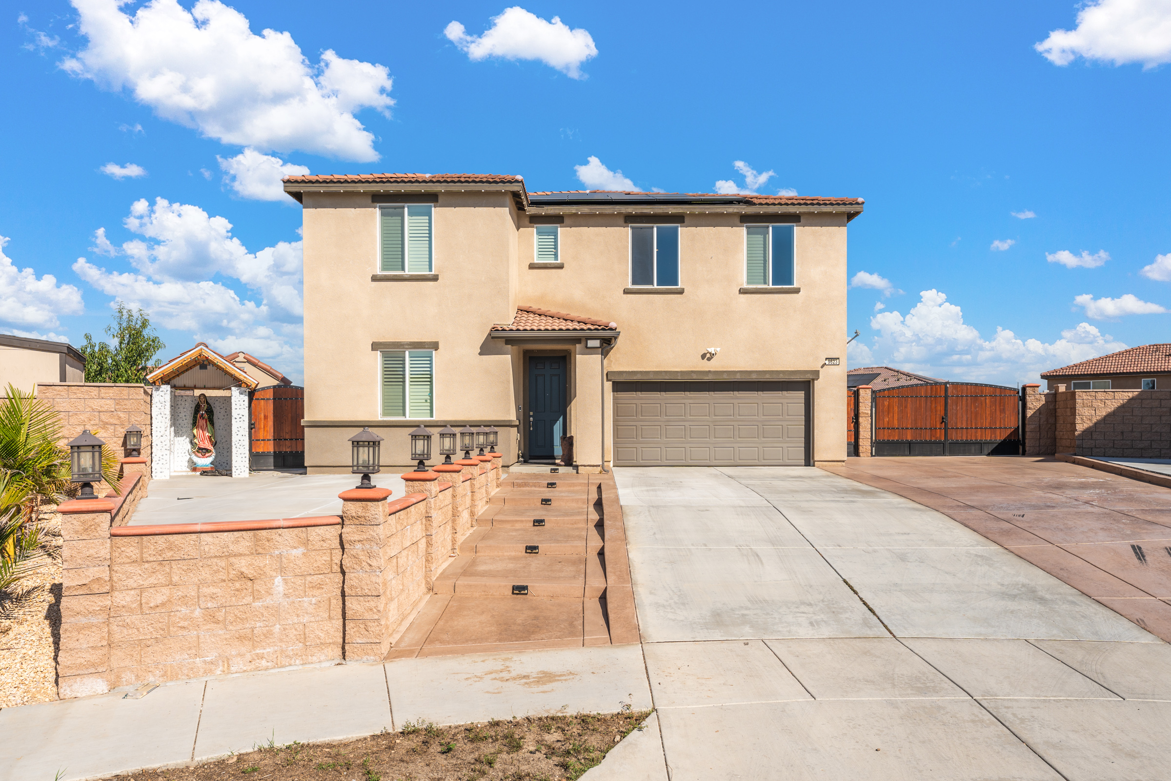 Riverside, California, 92503, United States, 5 Bedrooms Bedrooms, ,3 BathroomsBathrooms,Residential,For Sale,1989853