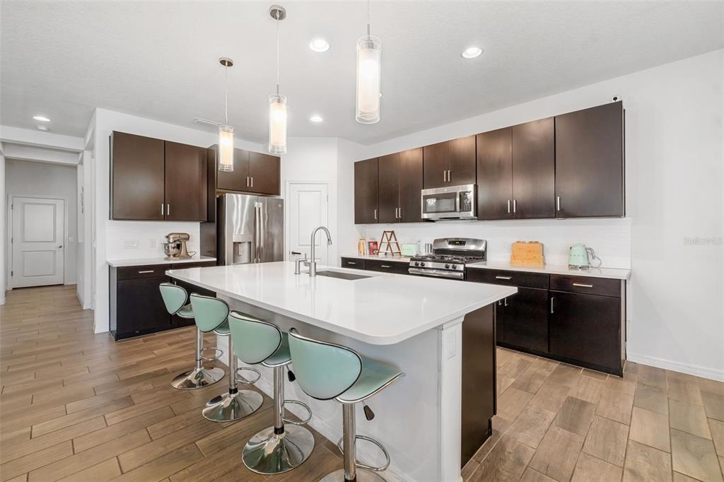 Bradenton, Florida, 34212, United States, 4 Bedrooms Bedrooms, ,3 BathroomsBathrooms,Residential,For Sale,1992177