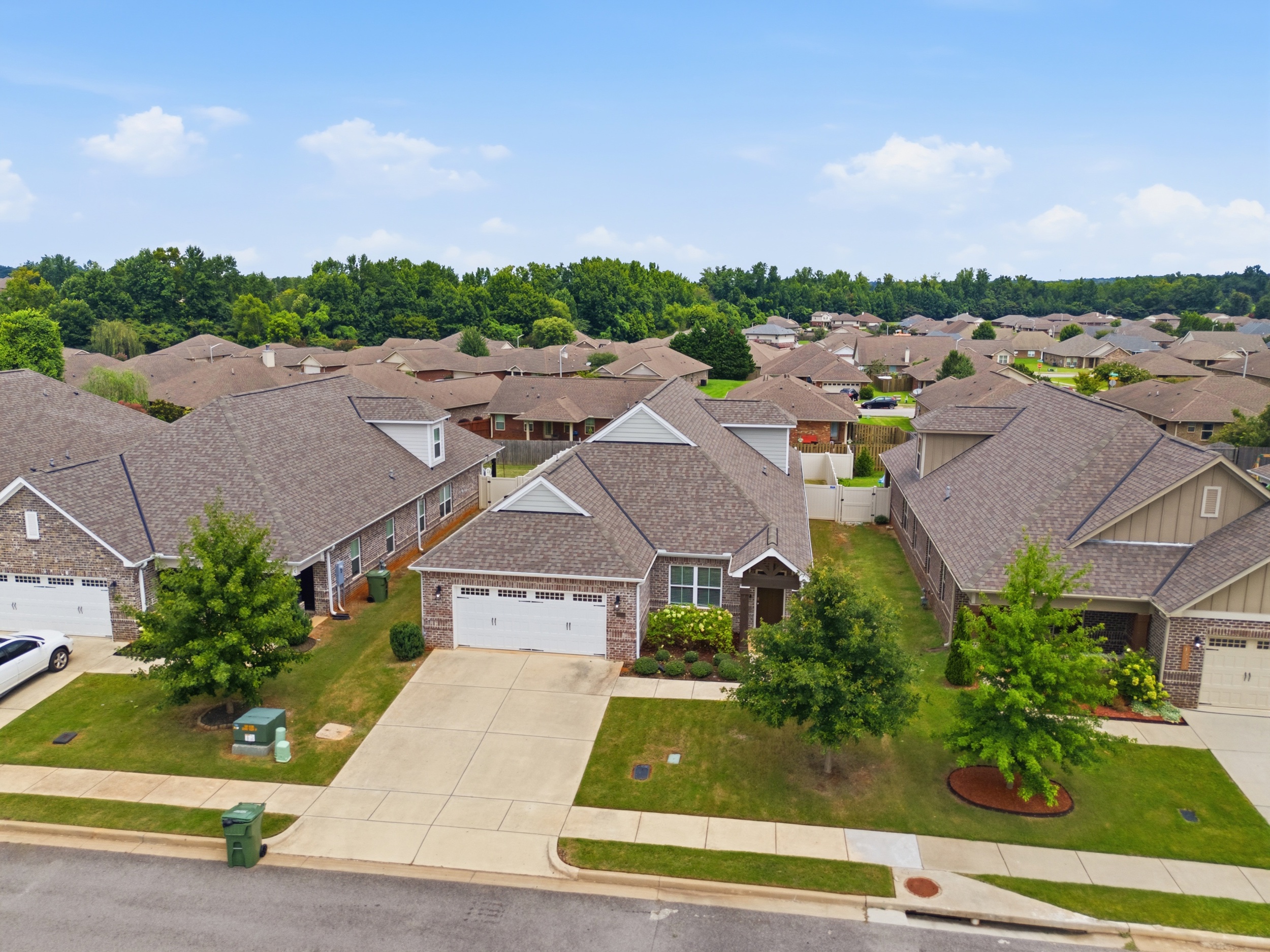  15543 Ironcrest Drive - 物件實景