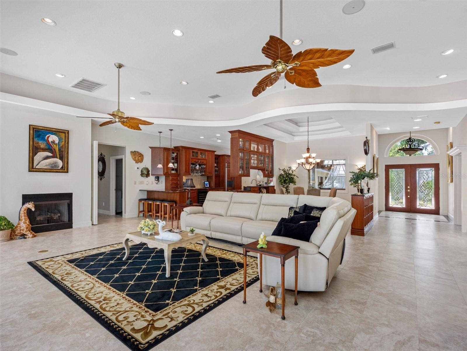 CLEARWATER BEACH, Florida, 33767, United States, 3 Bedrooms Bedrooms, ,3 BathroomsBathrooms,Residential,For Sale,1979132