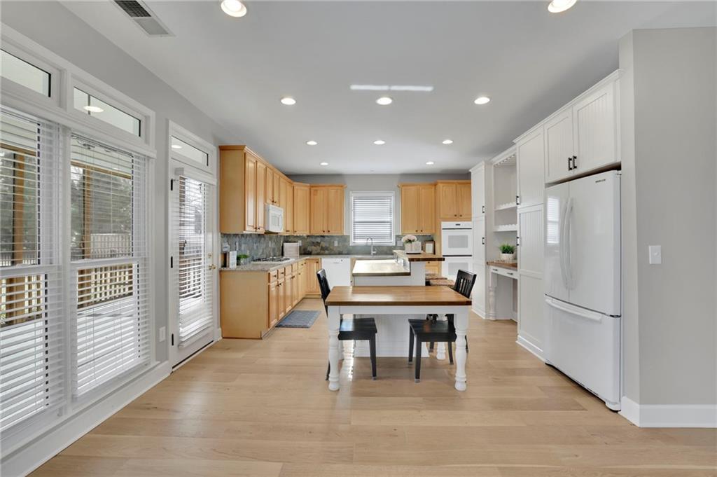 Marietta, Georgia, 30066, United States, 4 Bedrooms Bedrooms, ,3 BathroomsBathrooms,Residential,For Sale,2003100