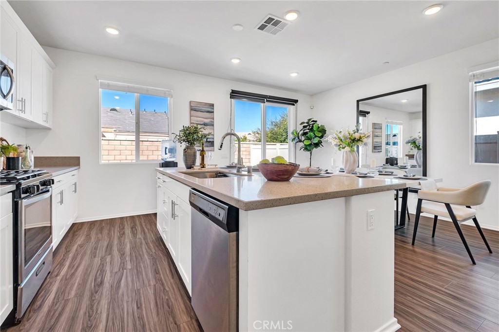Moreno Valley, California, 92553, United States, 3 Bedrooms Bedrooms, ,2 BathroomsBathrooms,Residential,For Sale,2042349