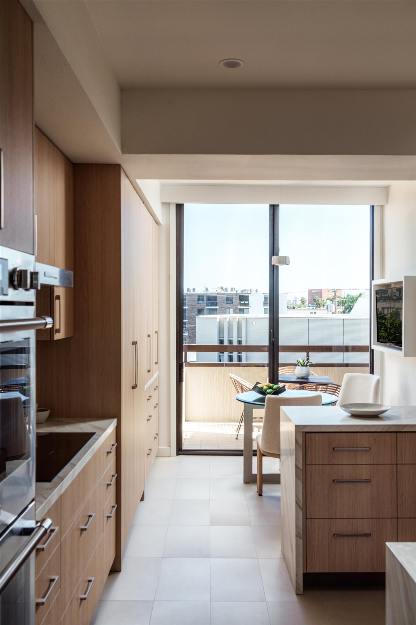  300 N Swall Dr - 物件實景