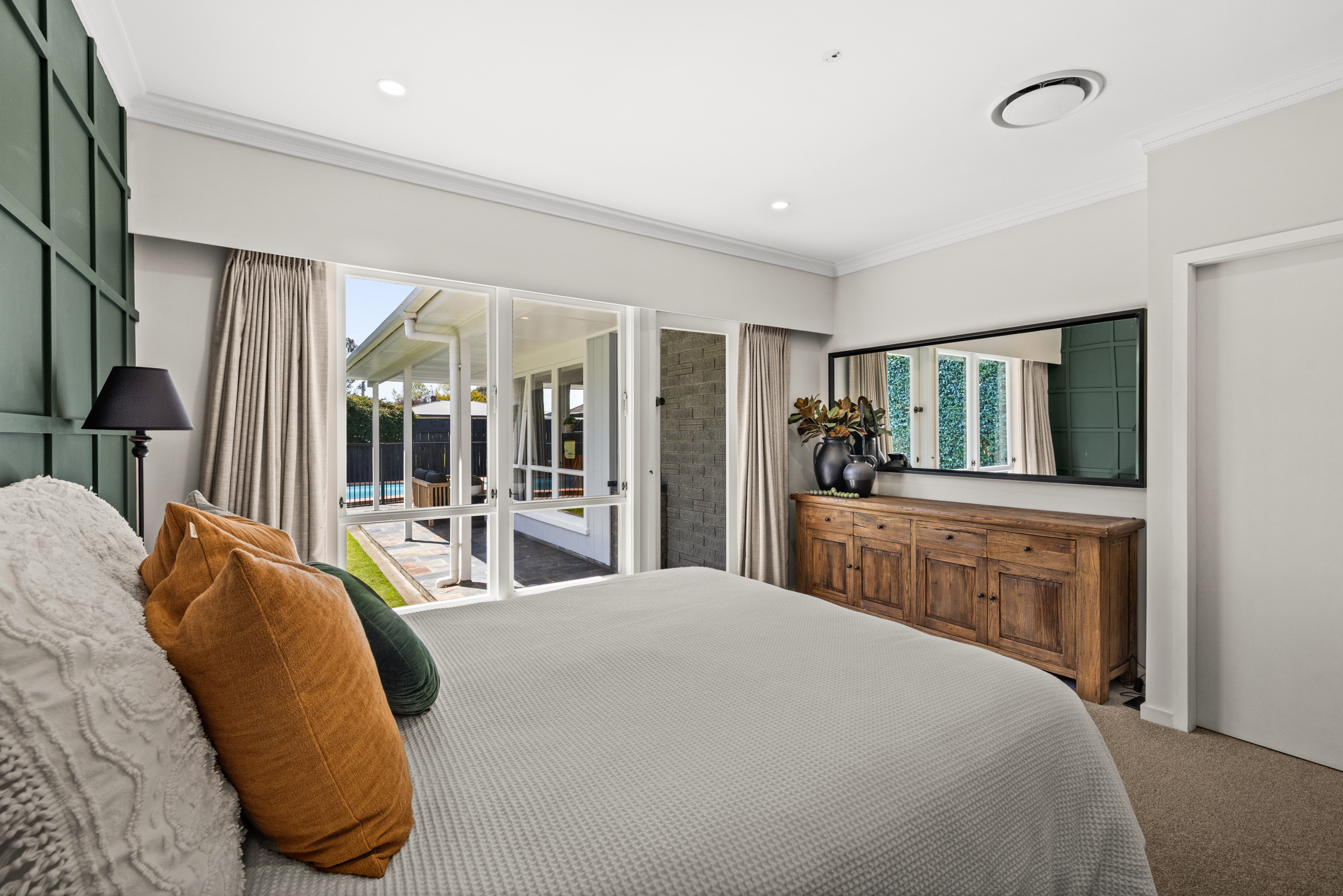  904B Harding Road, Camberley - 物件實景