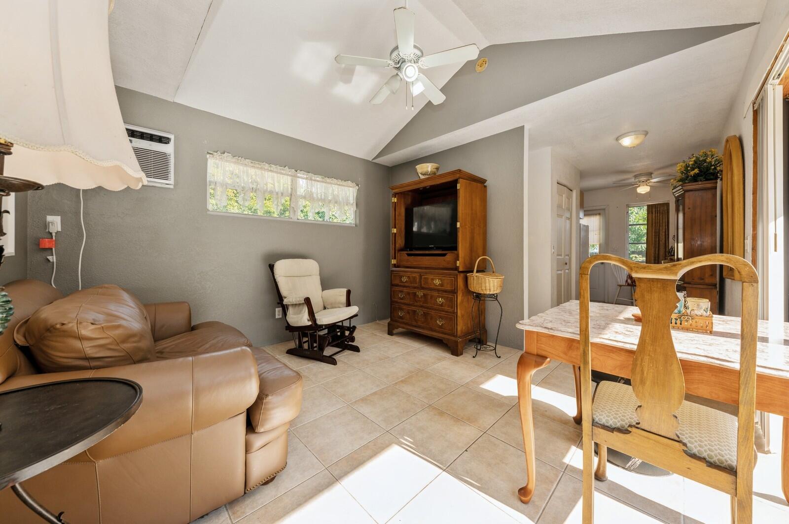 Haverhill, Florida, 33415, United States, 4 Bedrooms Bedrooms, ,4 BathroomsBathrooms,Residential,For Sale,1848793