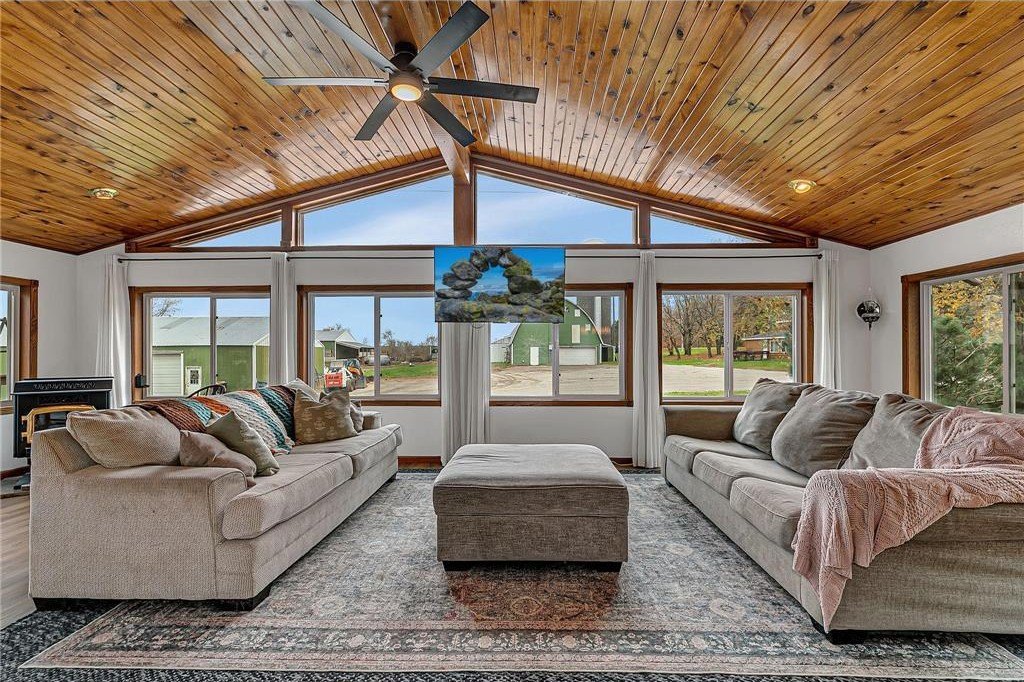 Holdingford, Minnesota, 56340, United States, 5 Bedrooms Bedrooms, ,2 BathroomsBathrooms,Residential,For Sale,1977131