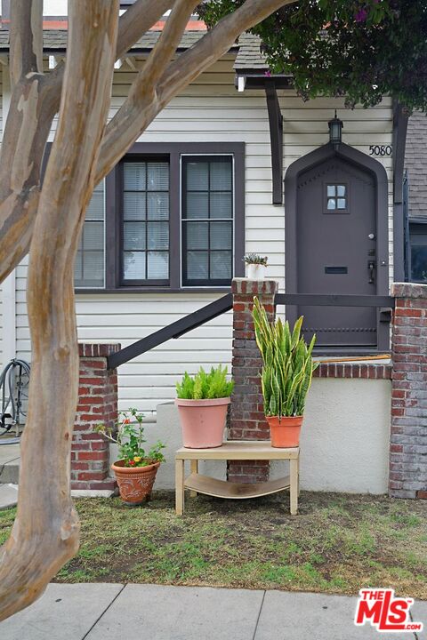 Los Angeles, California, 90029, United States, ,Residential,For Sale,1850237