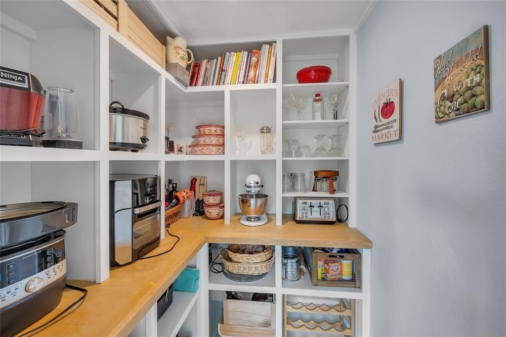 Bedford, Texas, 76021, United States, 4 Bedrooms Bedrooms, ,4 BathroomsBathrooms,Residential,For Sale,1978202