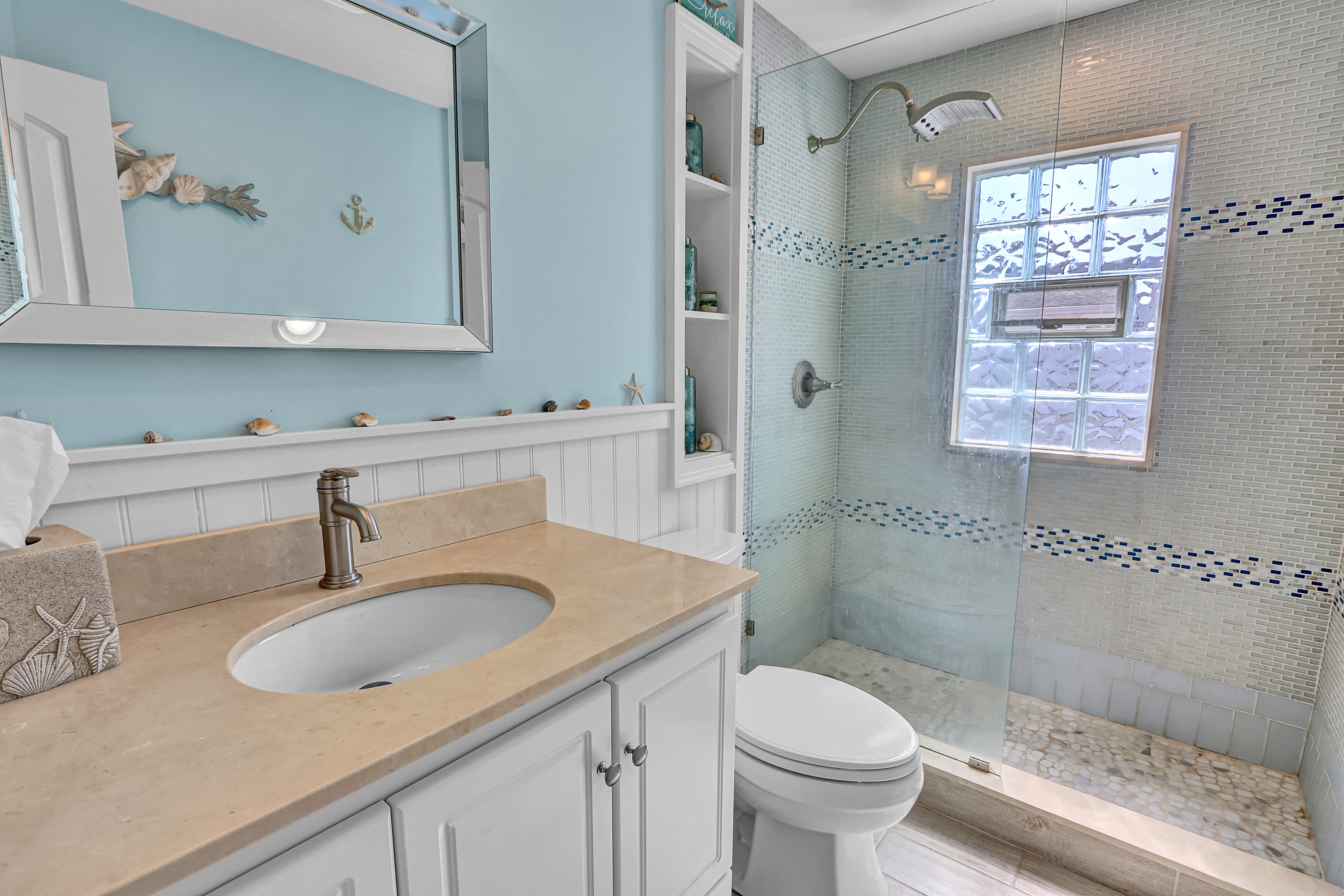Babylon, New York, 11702, United States, 4 Bedrooms Bedrooms, ,2 BathroomsBathrooms,Residential,For Sale,1921304