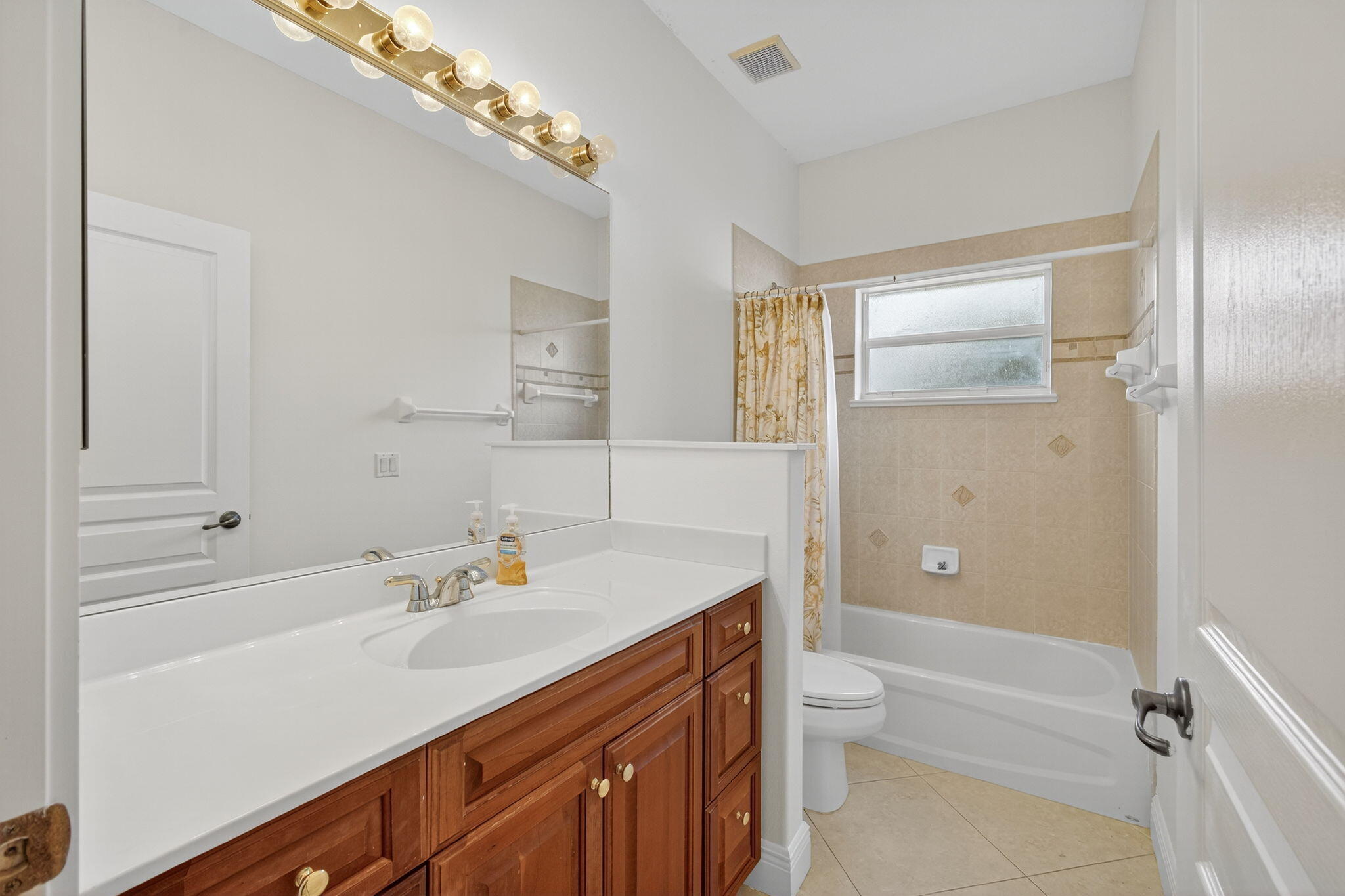 Port Saint Lucie, Florida, 34983, United States, 4 Bedrooms Bedrooms, ,2 BathroomsBathrooms,Residential,For Sale,1959022