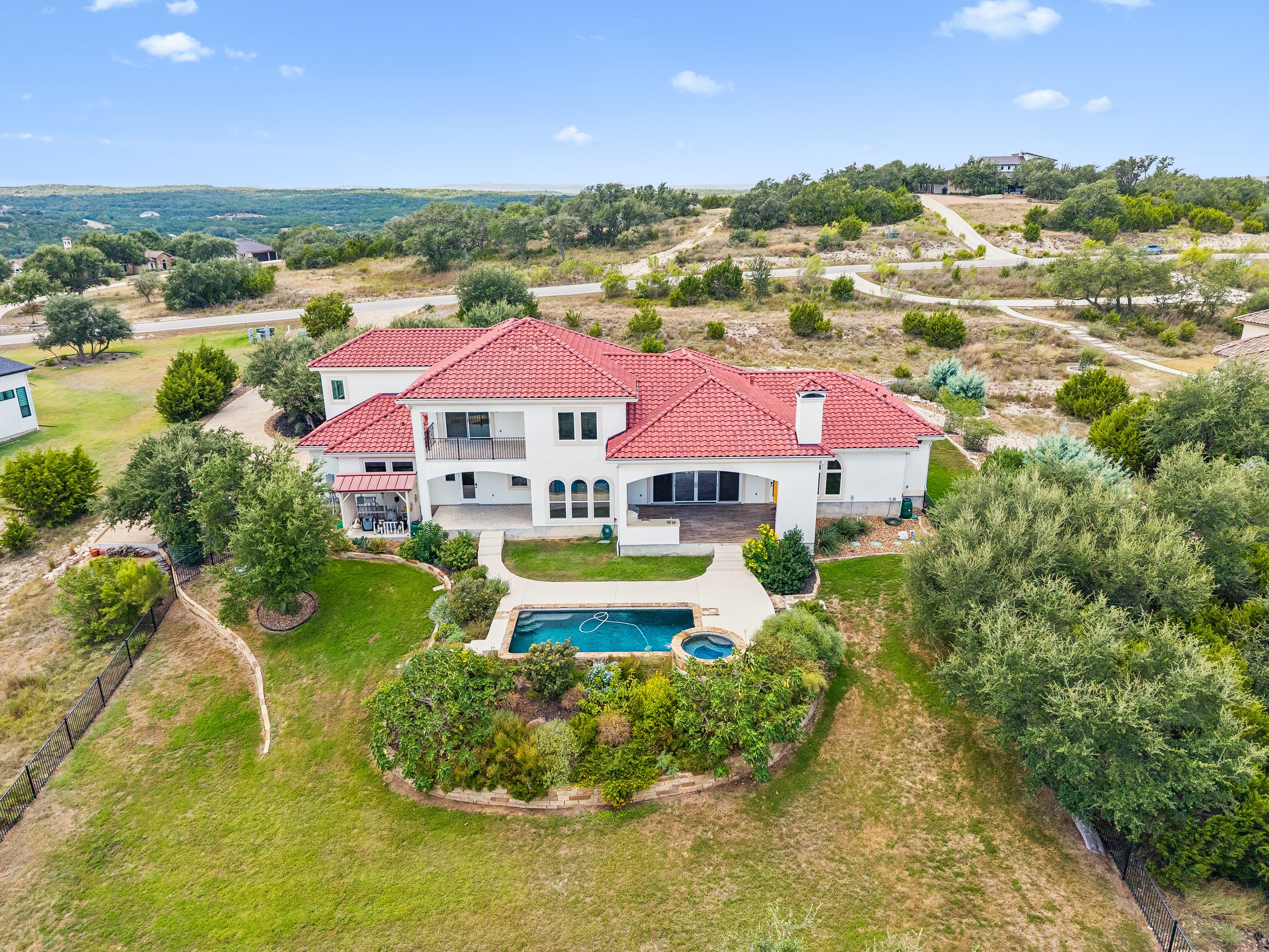  Elevated Living in Lakeview Ridge Estate - 物件實景