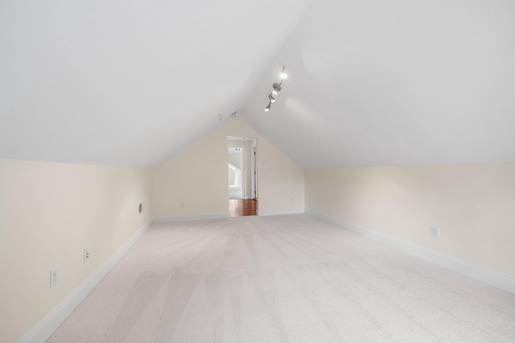  1211 Janneys Lane, Alexandria, VA, 22302 - 物件實景