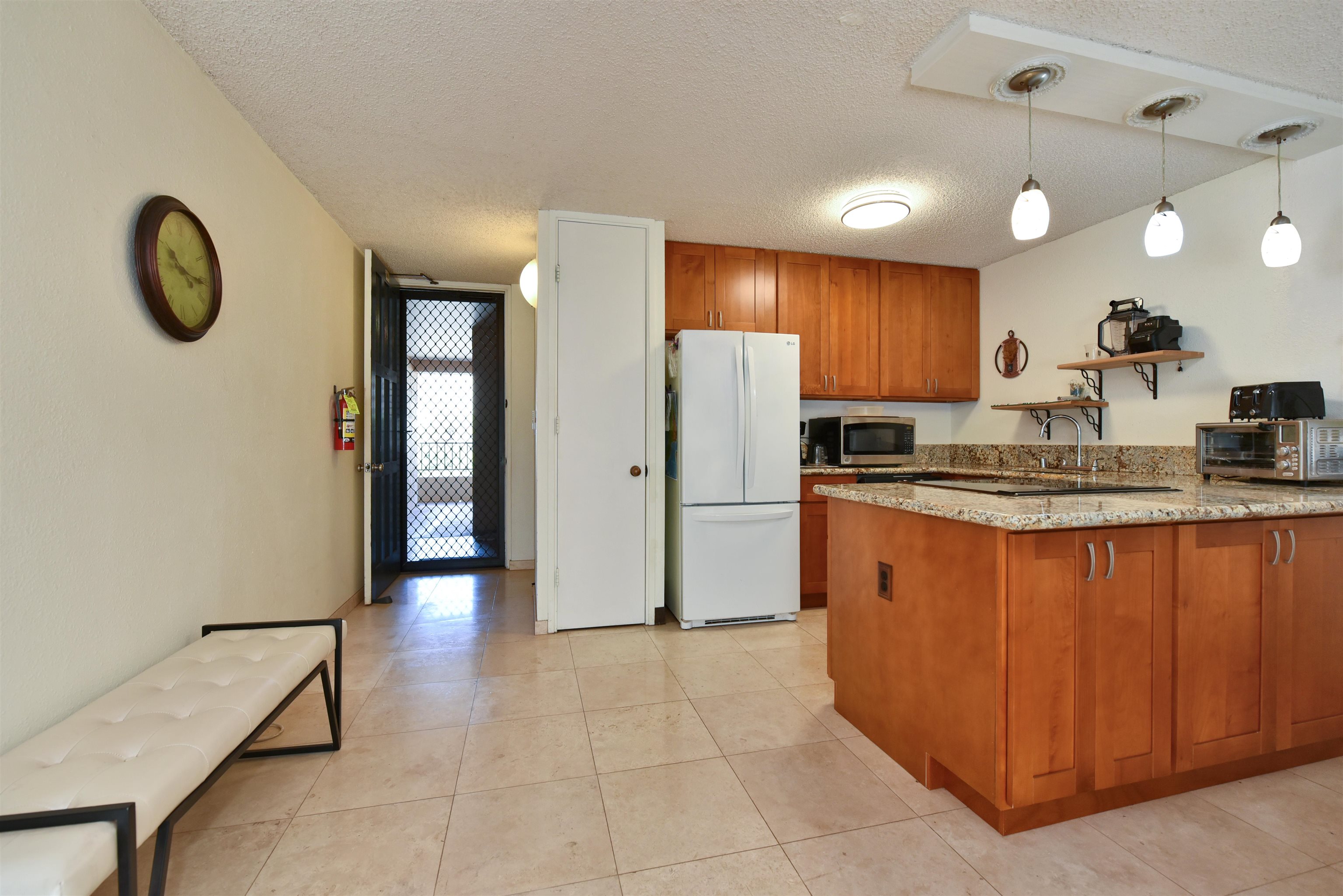 Wailuku, Hawaii, 96793, United States, 1 Bedroom Bedrooms, ,1 BathroomBathrooms,Residential,For Sale,1990319