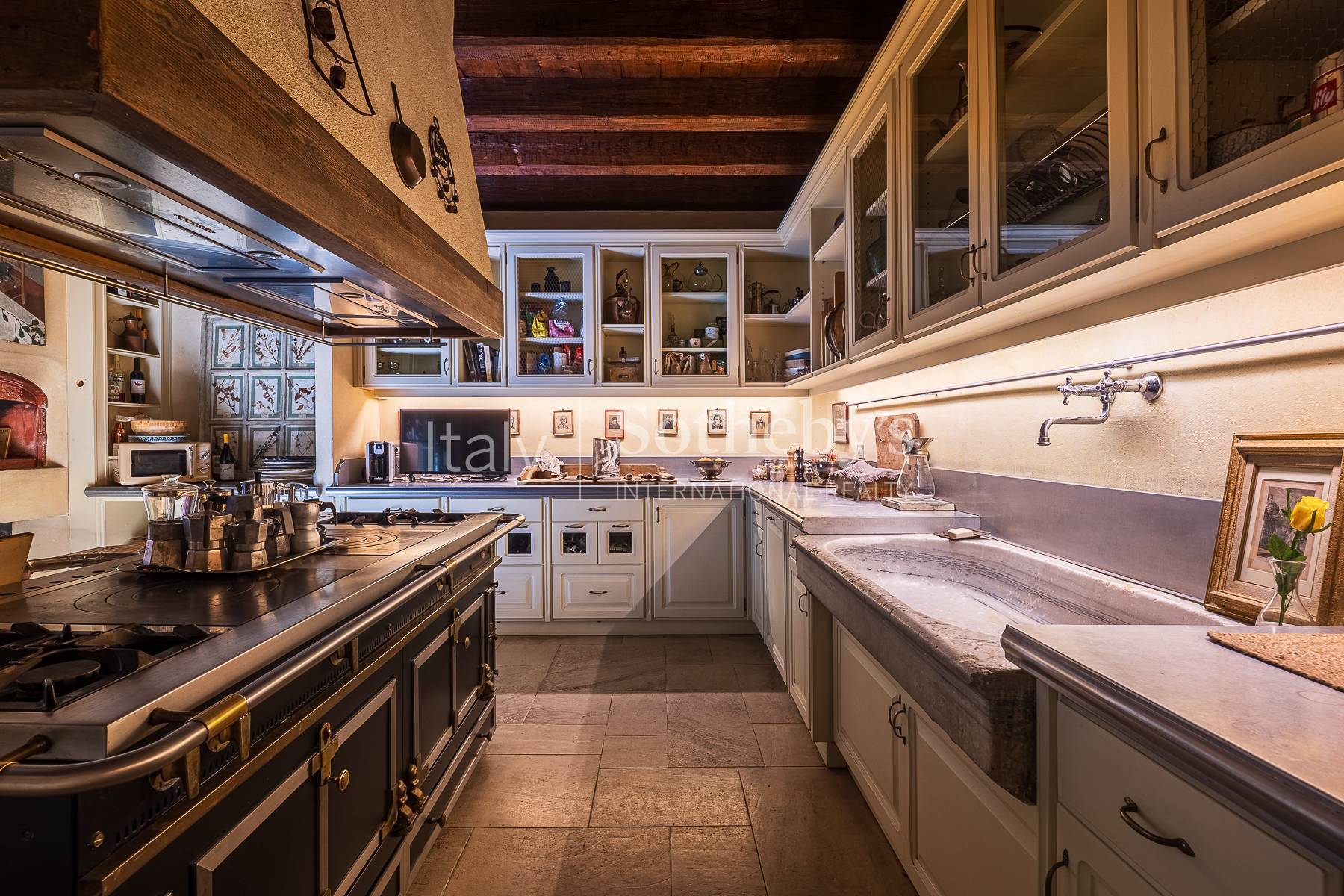  A refined residence in a private setting - 物件實景