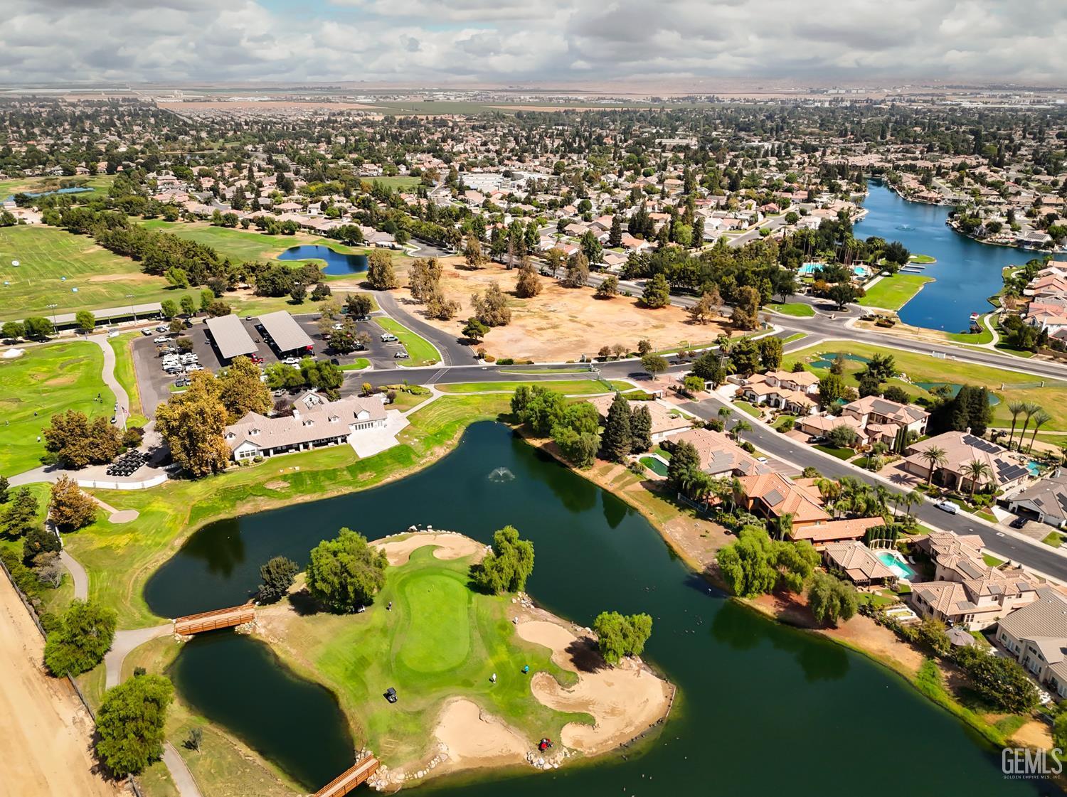 Bakersfield, California, 93312, United States, 3 Bedrooms Bedrooms, ,2 BathroomsBathrooms,Residential,For Sale,1987414