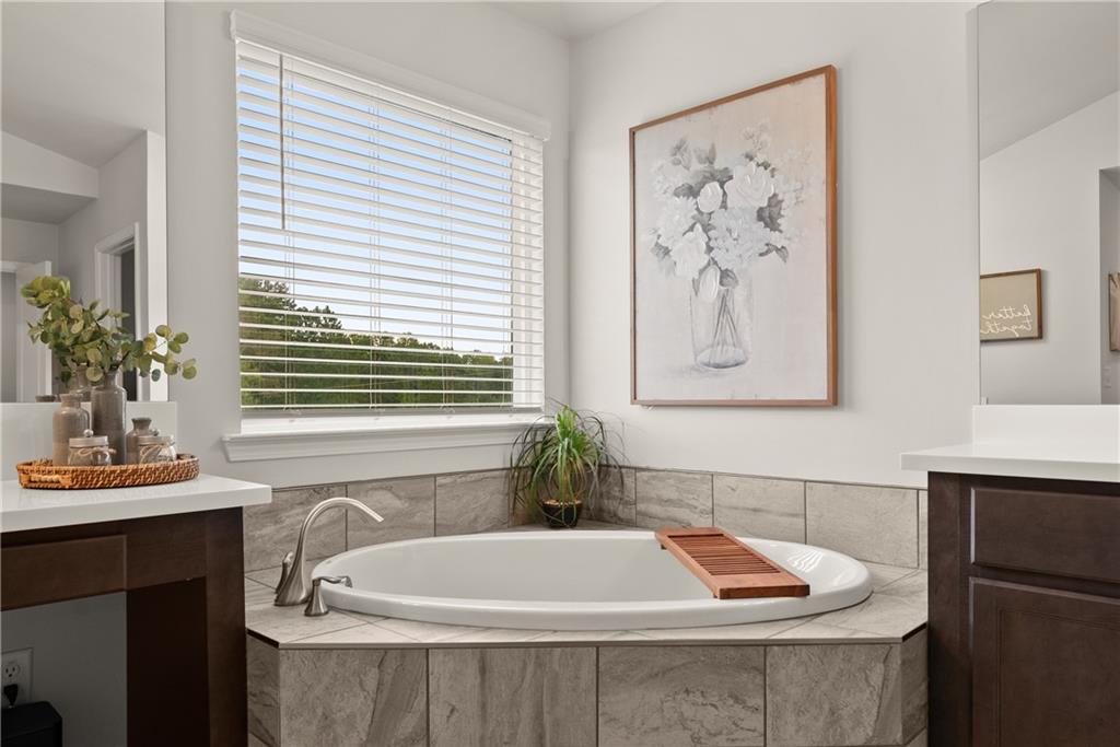 Cumming, Georgia, 30028, United States, 5 Bedrooms Bedrooms, ,4 BathroomsBathrooms,Residential,For Sale,1944997