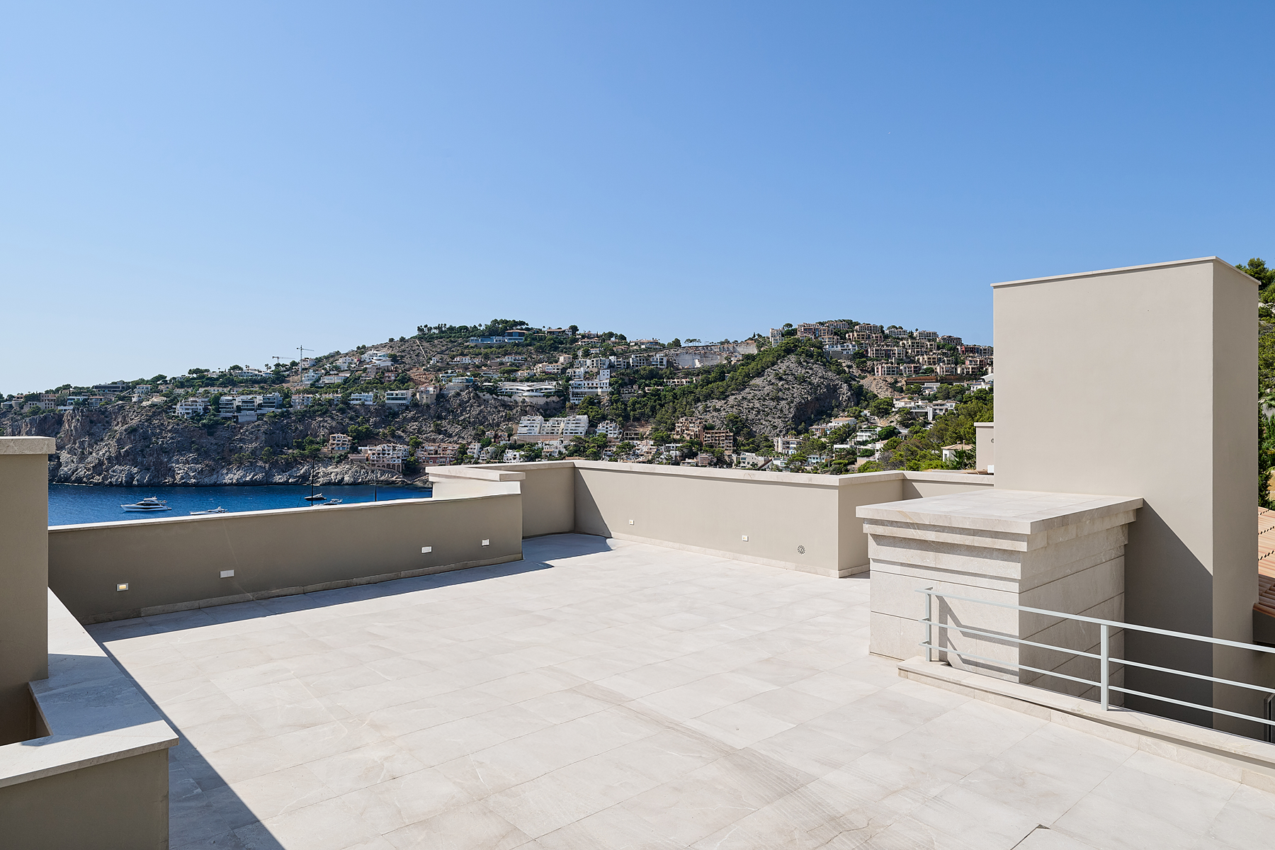  Villa on the first sea line with panoramic views in Andratx - 物件實景