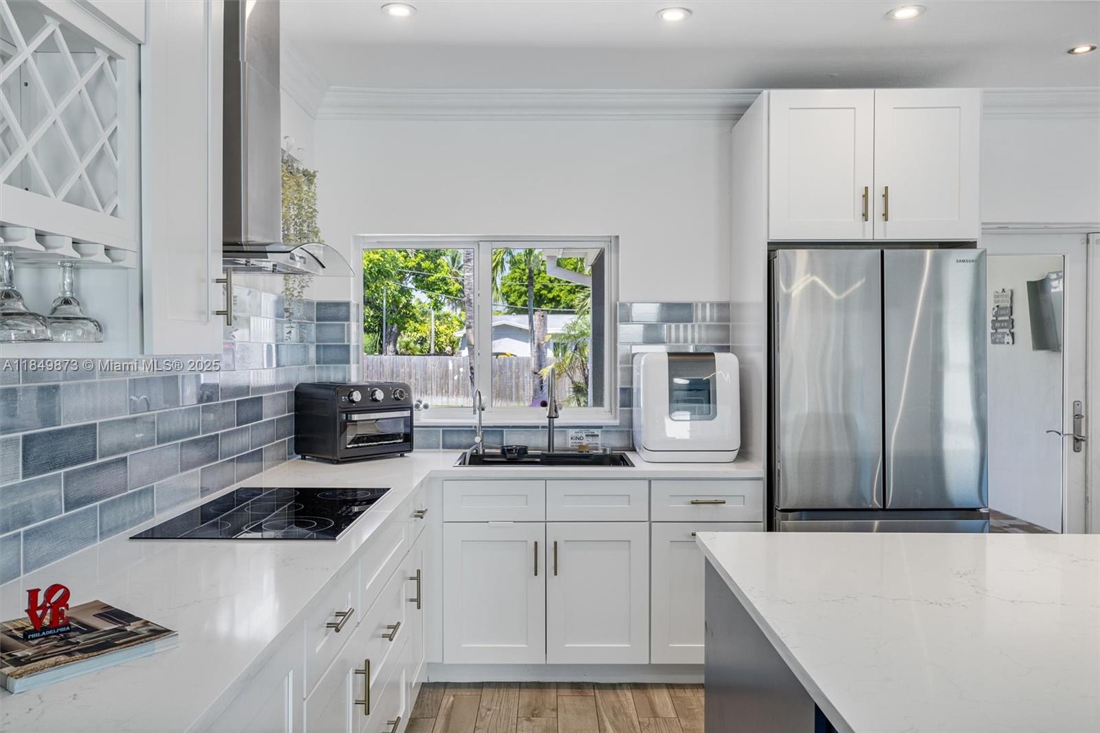 Dania Beach, Florida, 33004, United States, 3 Bedrooms Bedrooms, ,2 BathroomsBathrooms,Residential,For Sale,1907559