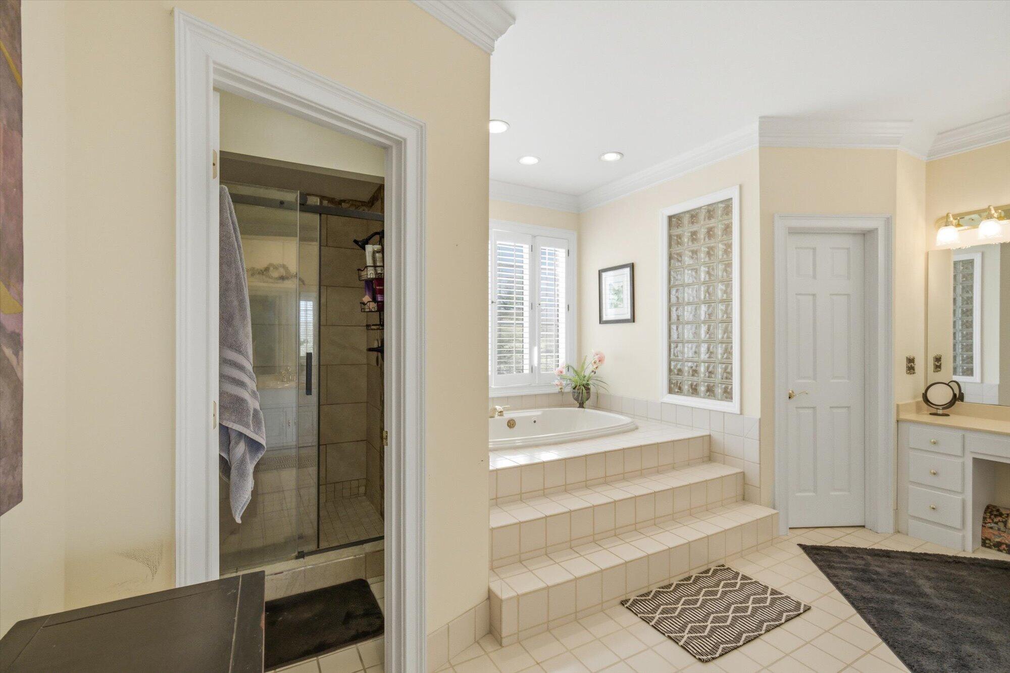 Athens, Tennessee, 37303, United States, 4 Bedrooms Bedrooms, ,4 BathroomsBathrooms,Residential,For Sale,2031458